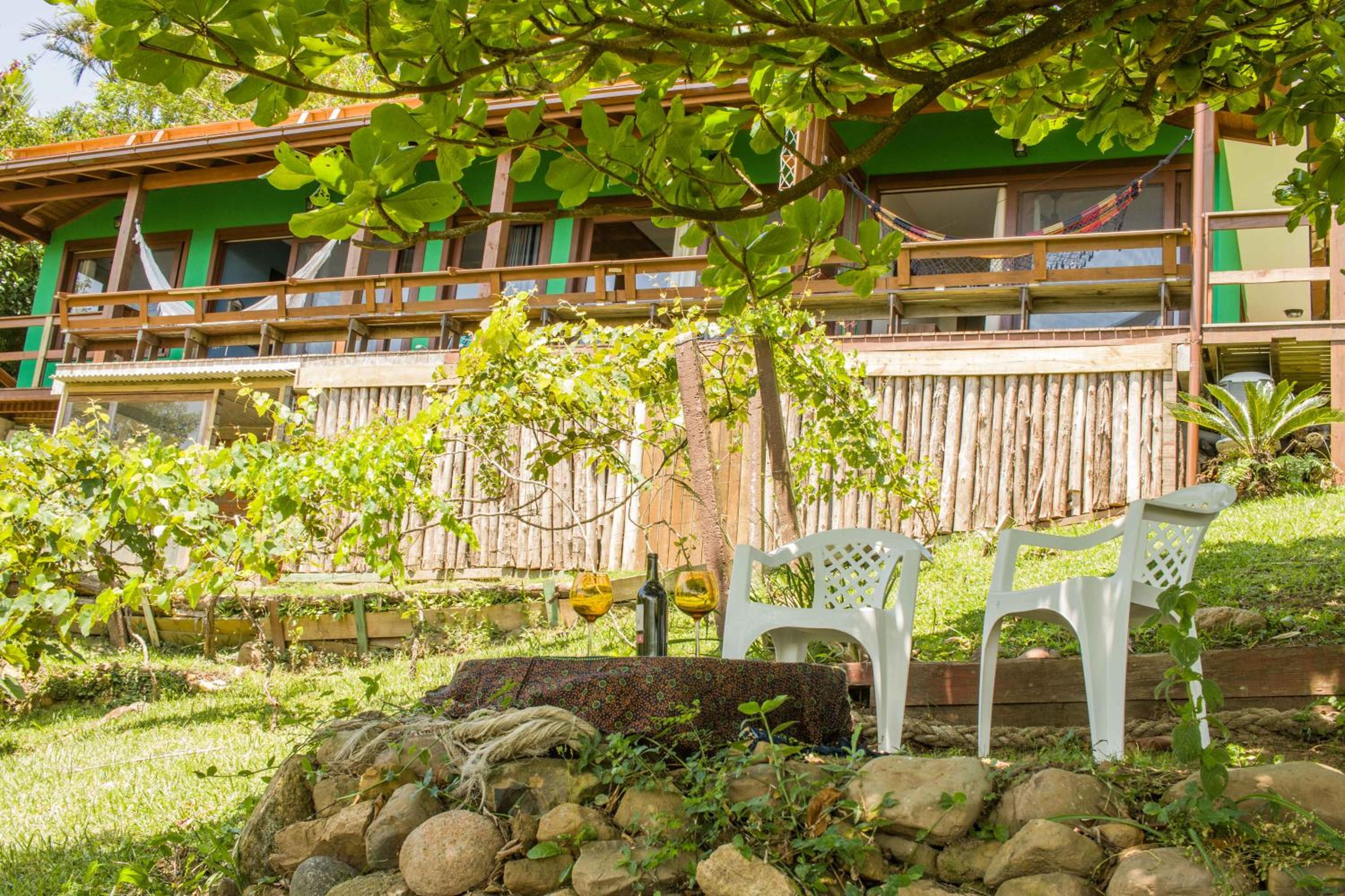 Casa com piscina e incrível vista para lagoa