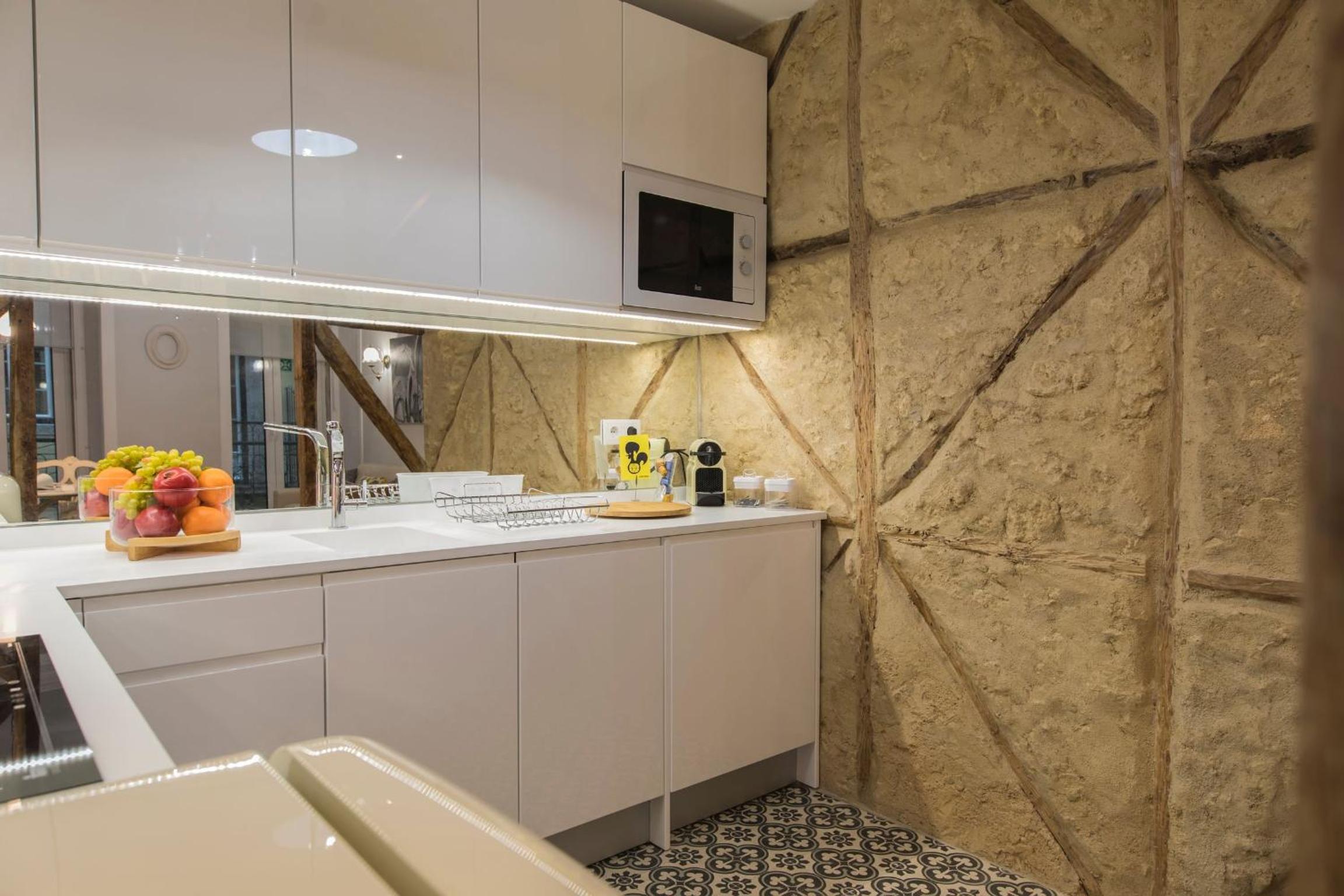 LovelyStay - Vintage Flat Near Santa Justa Elevator! view 5
