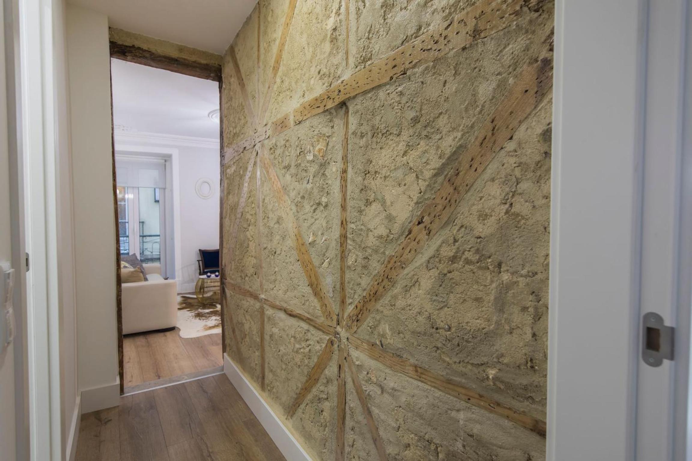 LovelyStay - Vintage Flat Near Santa Justa Elevator! view 3