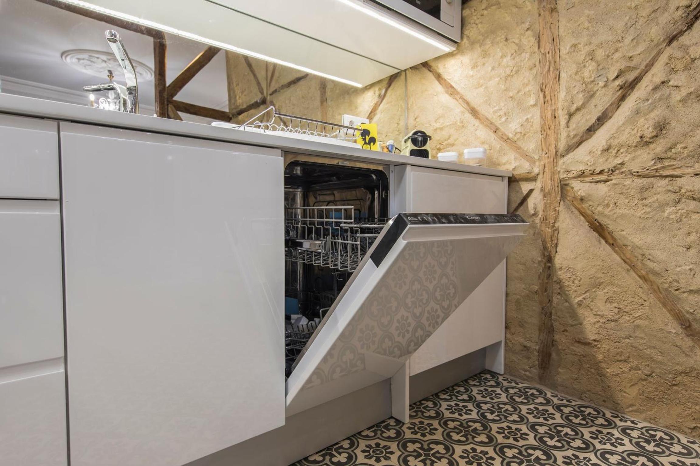LovelyStay - Vintage Flat Near Santa Justa Elevator! view 2