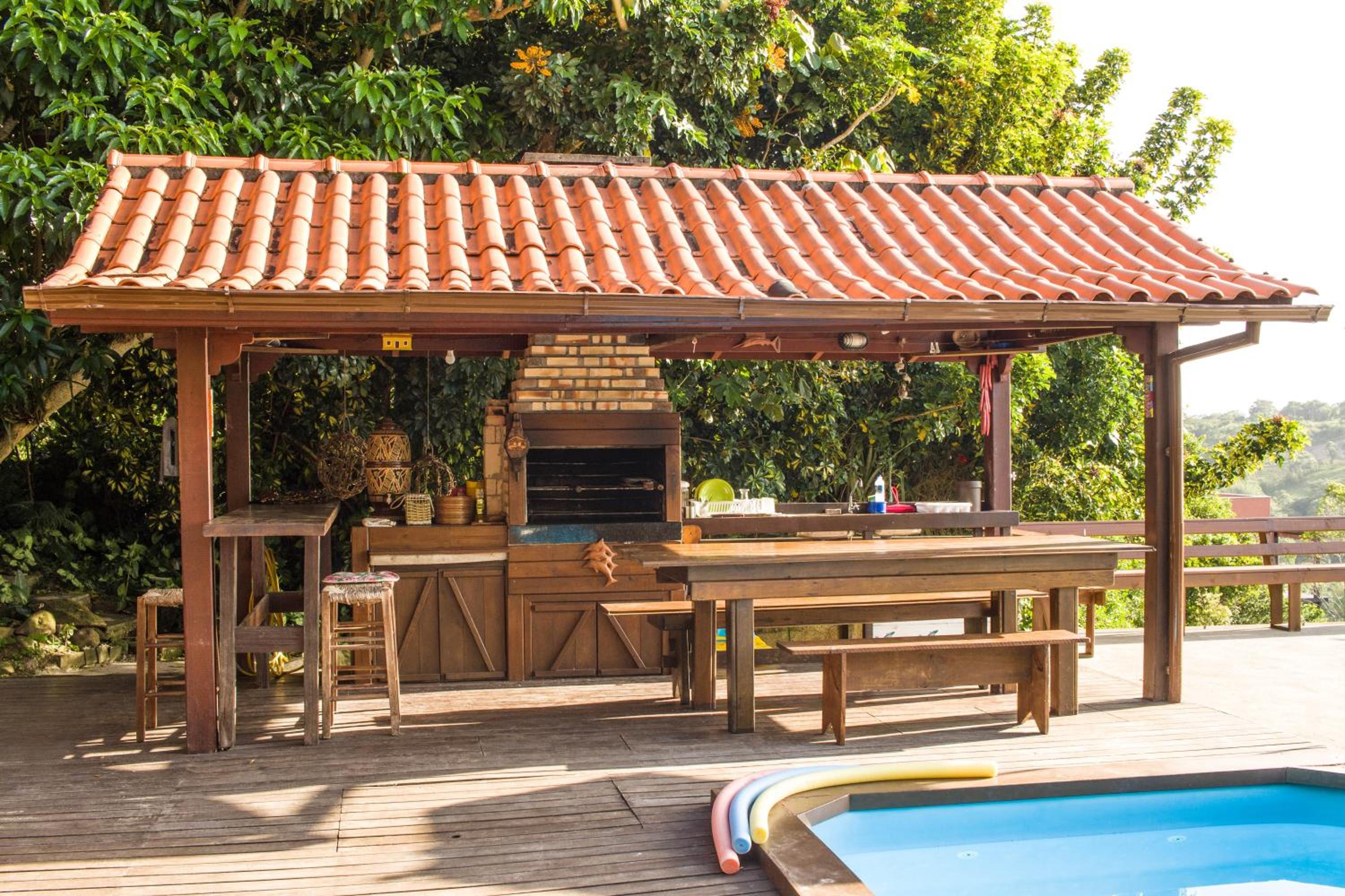 Casa com piscina e incrível vista para lagoa