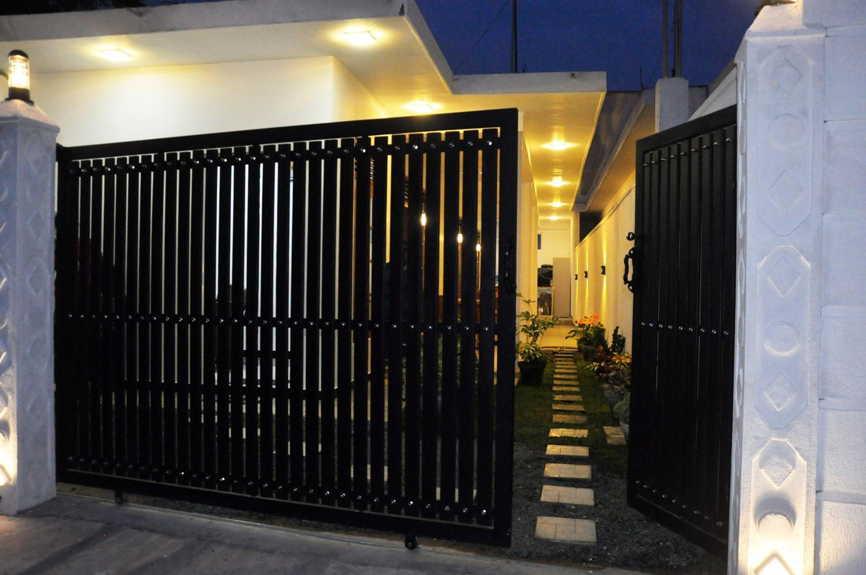 Hotel Maduranga n Guest - Image 1