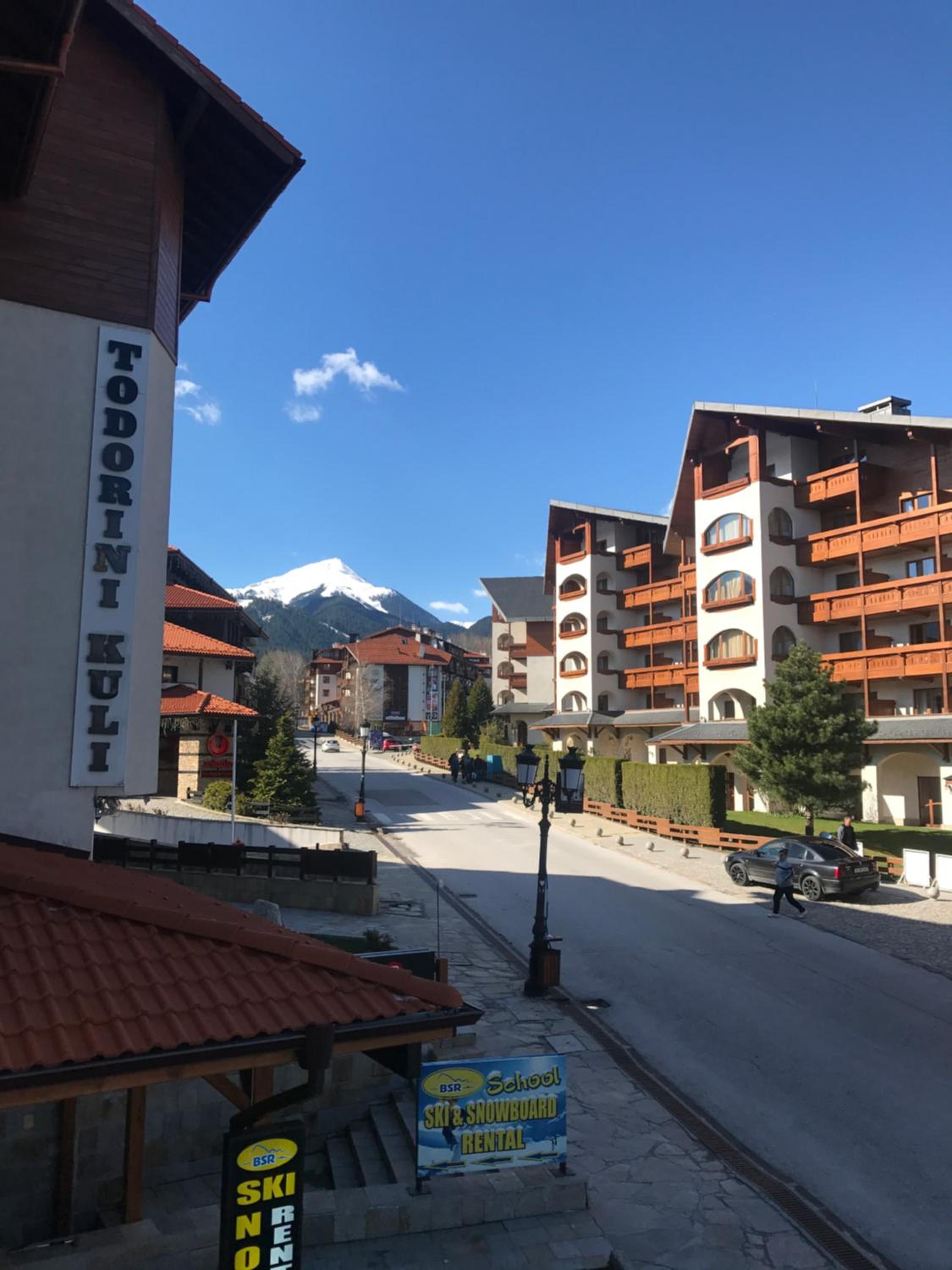 Gondola Flat Number 5 view 3