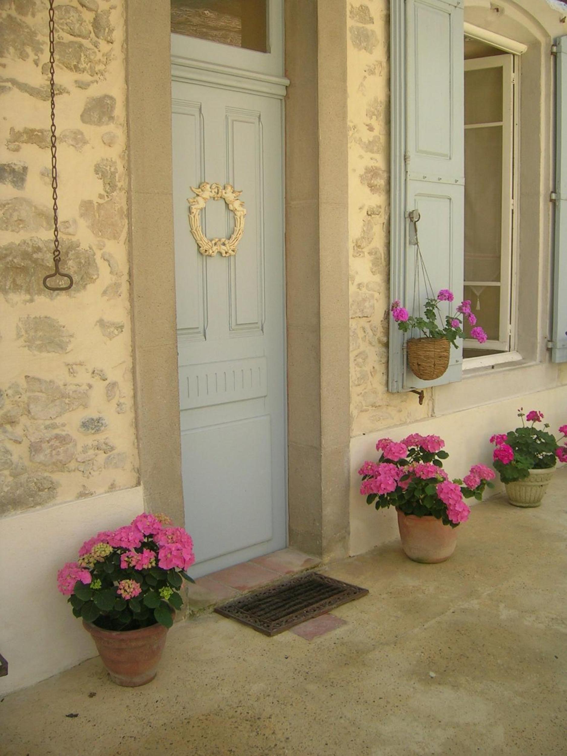 Aux Anges Gardiens view 5
