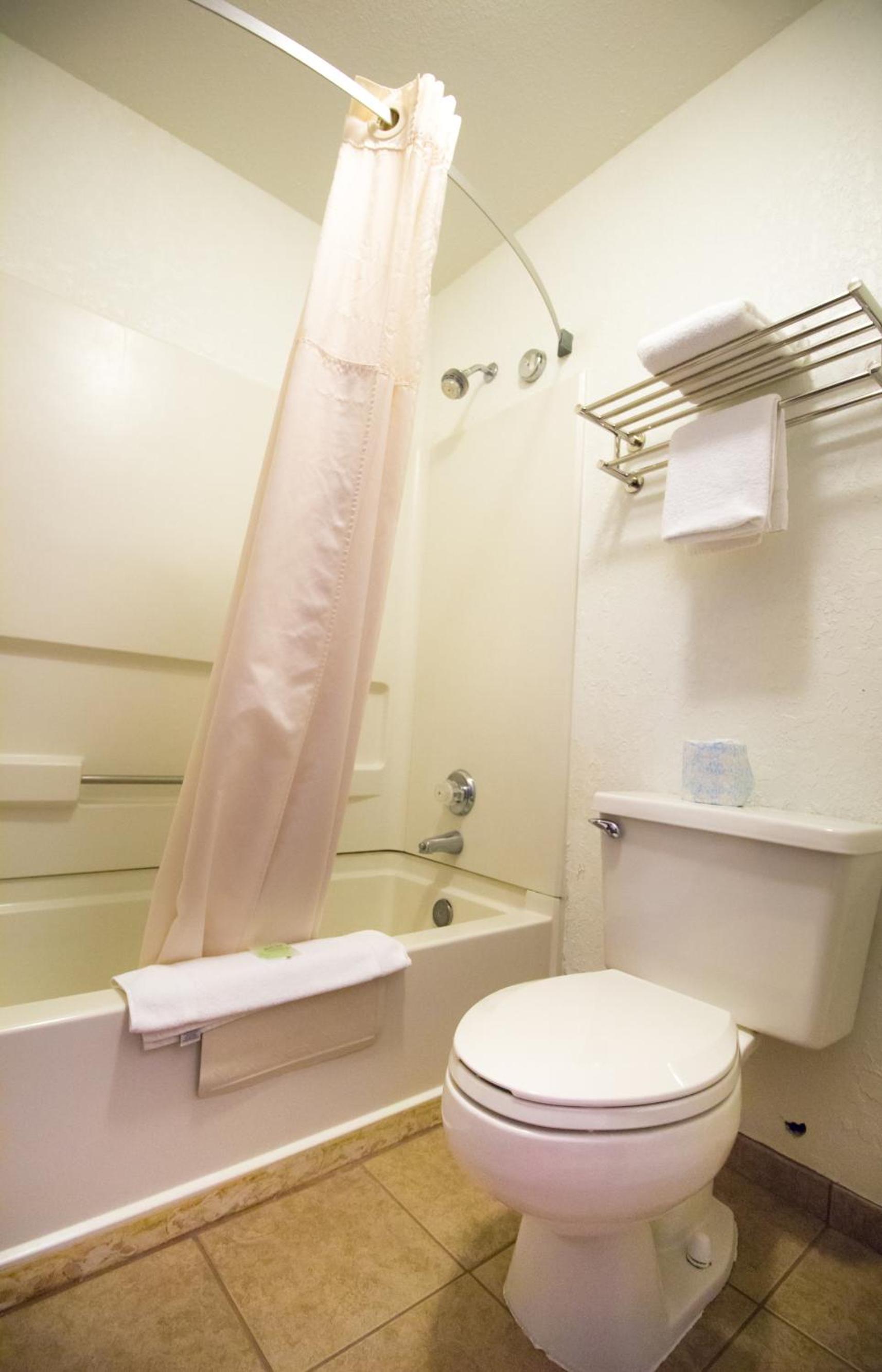 Prescott Valley Vacations - GreenTree Inn Prescott Valley - Property Image 4