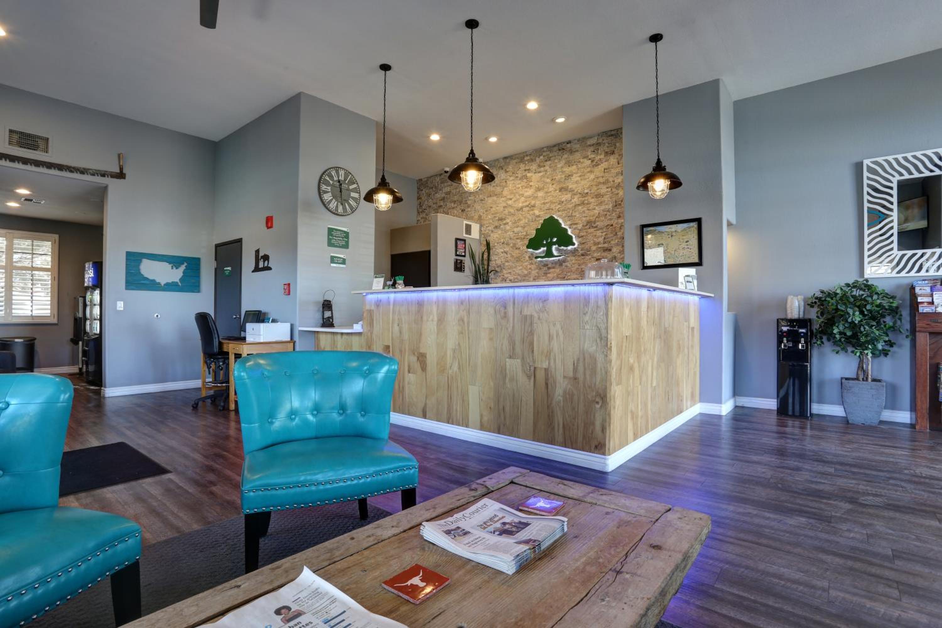 Prescott Vacations - GreenTree Inn Prescott Valley - Property Image 4