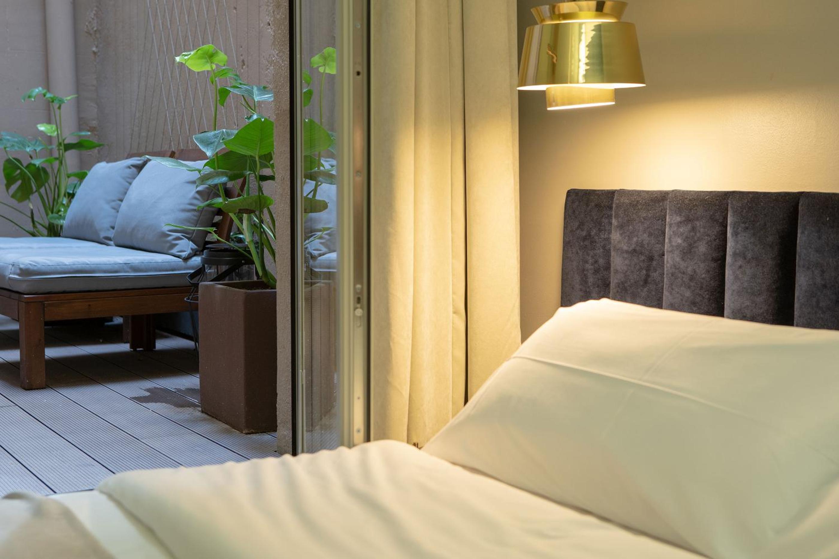 hotel room