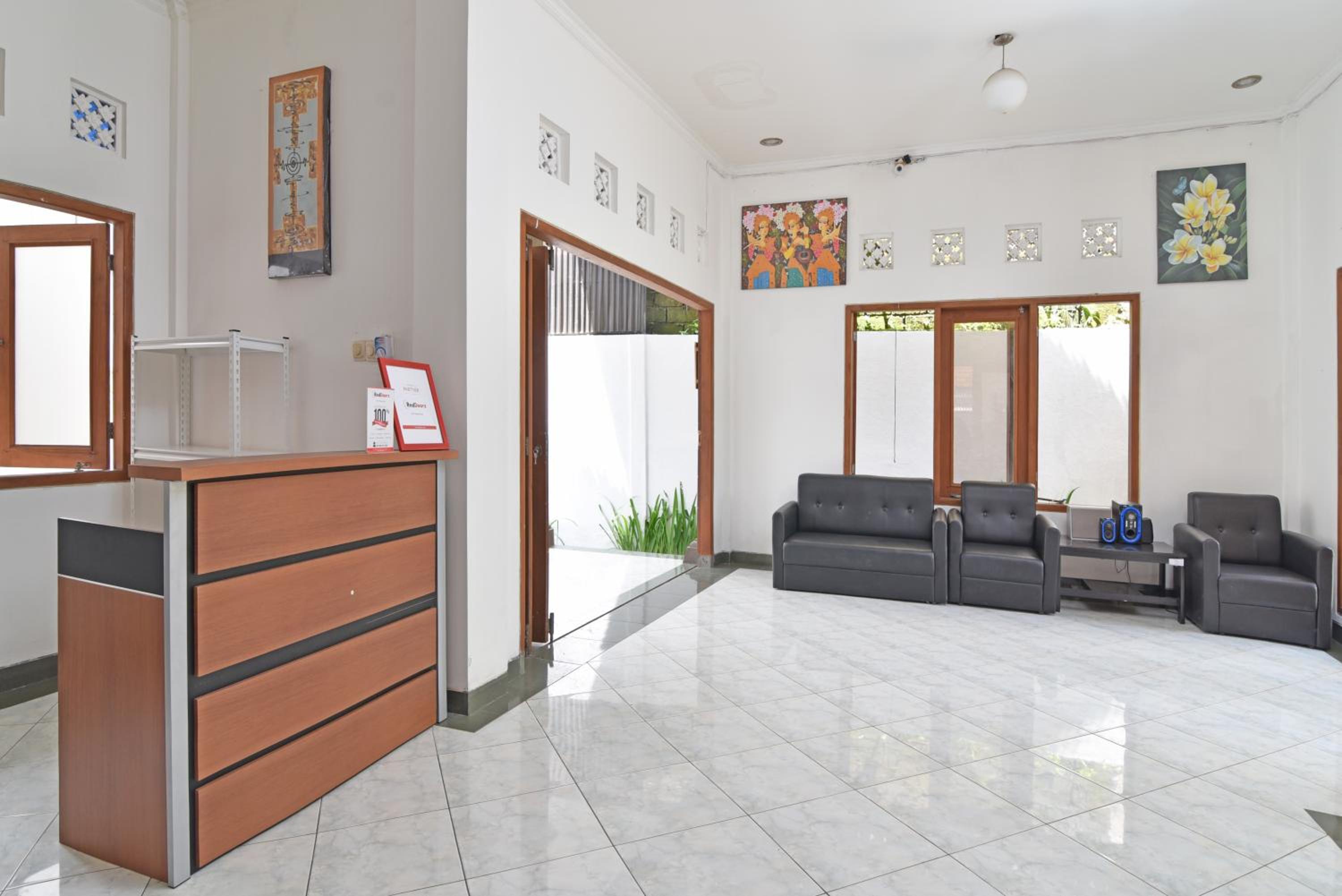 RedDoorz @ Jalan Gatot Subroto Denpasar