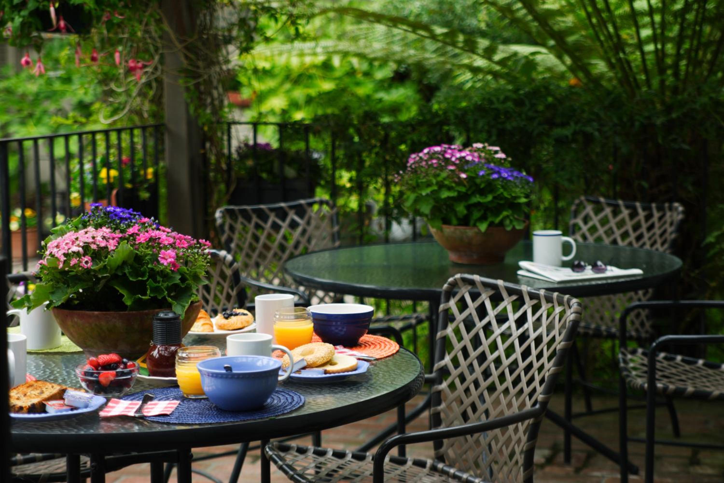 Monterey Vacations - Carmel Country Inn - Property Image 2