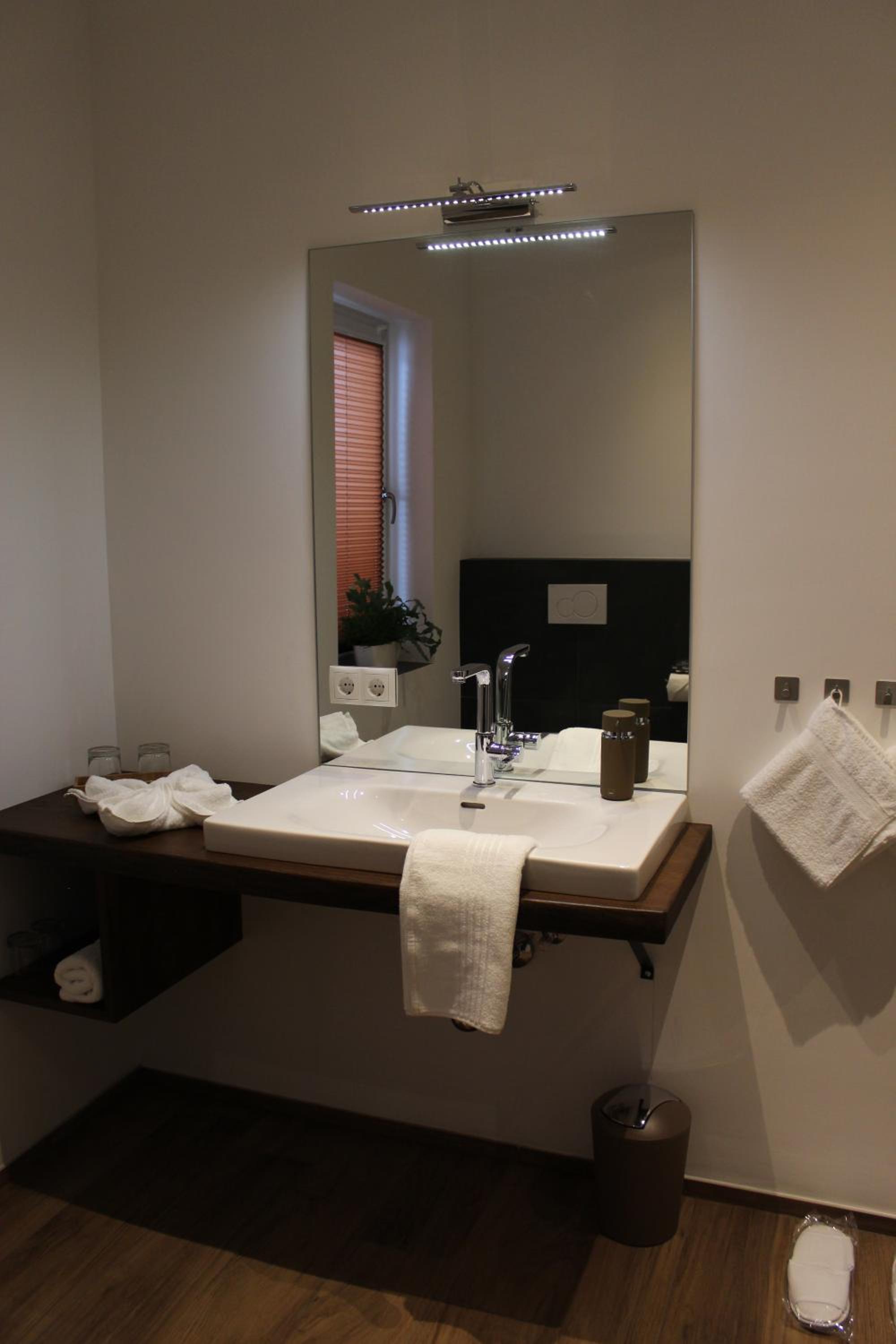 Photo 42