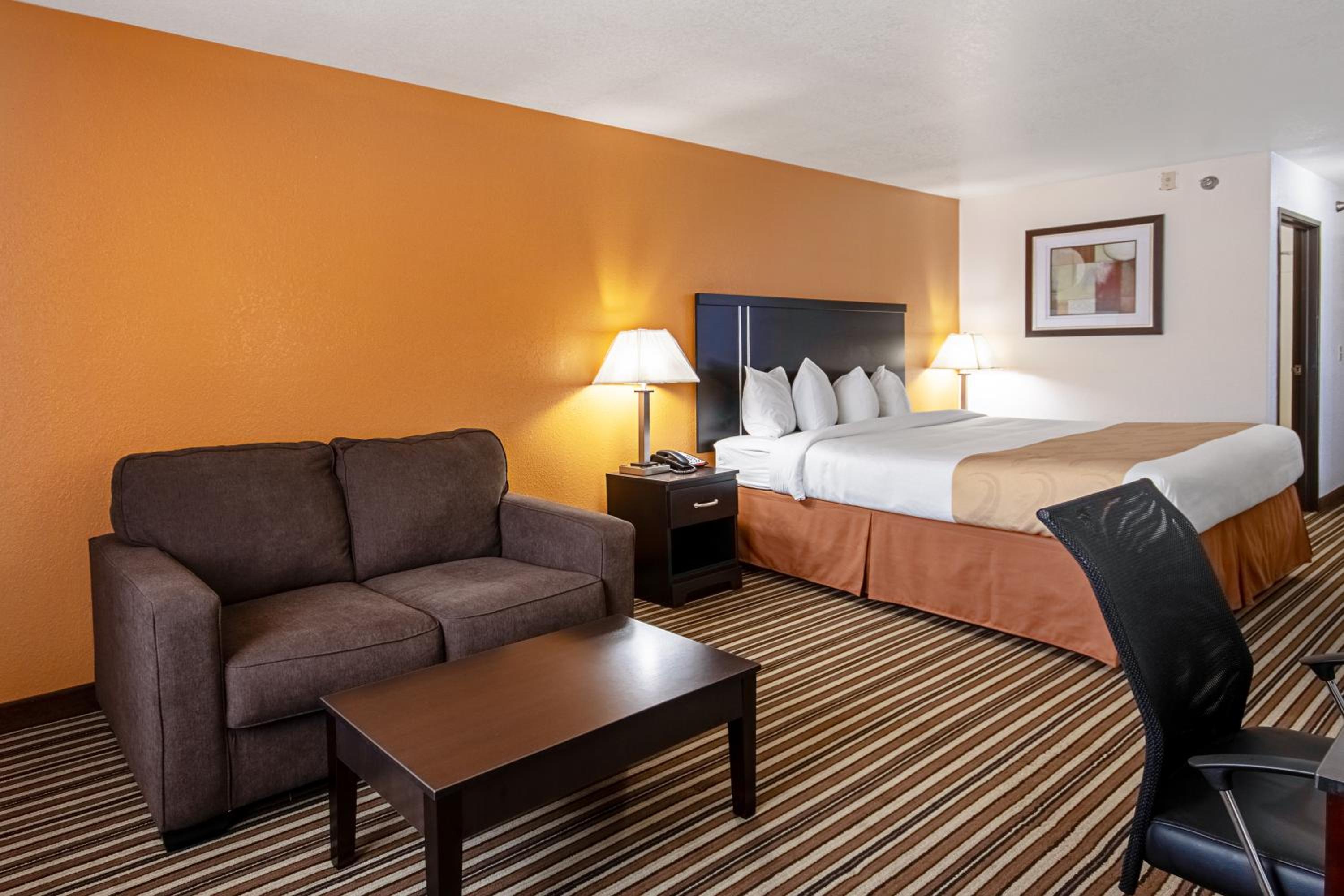 Dodge City Vacations - Quality Inn - Property Image 11