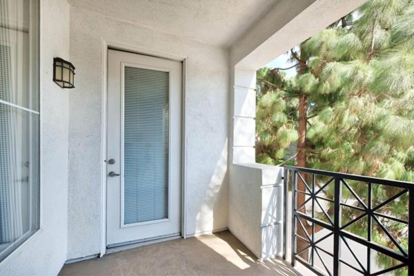 Marina Del Rey's Grand 2/2 Suite Pool View