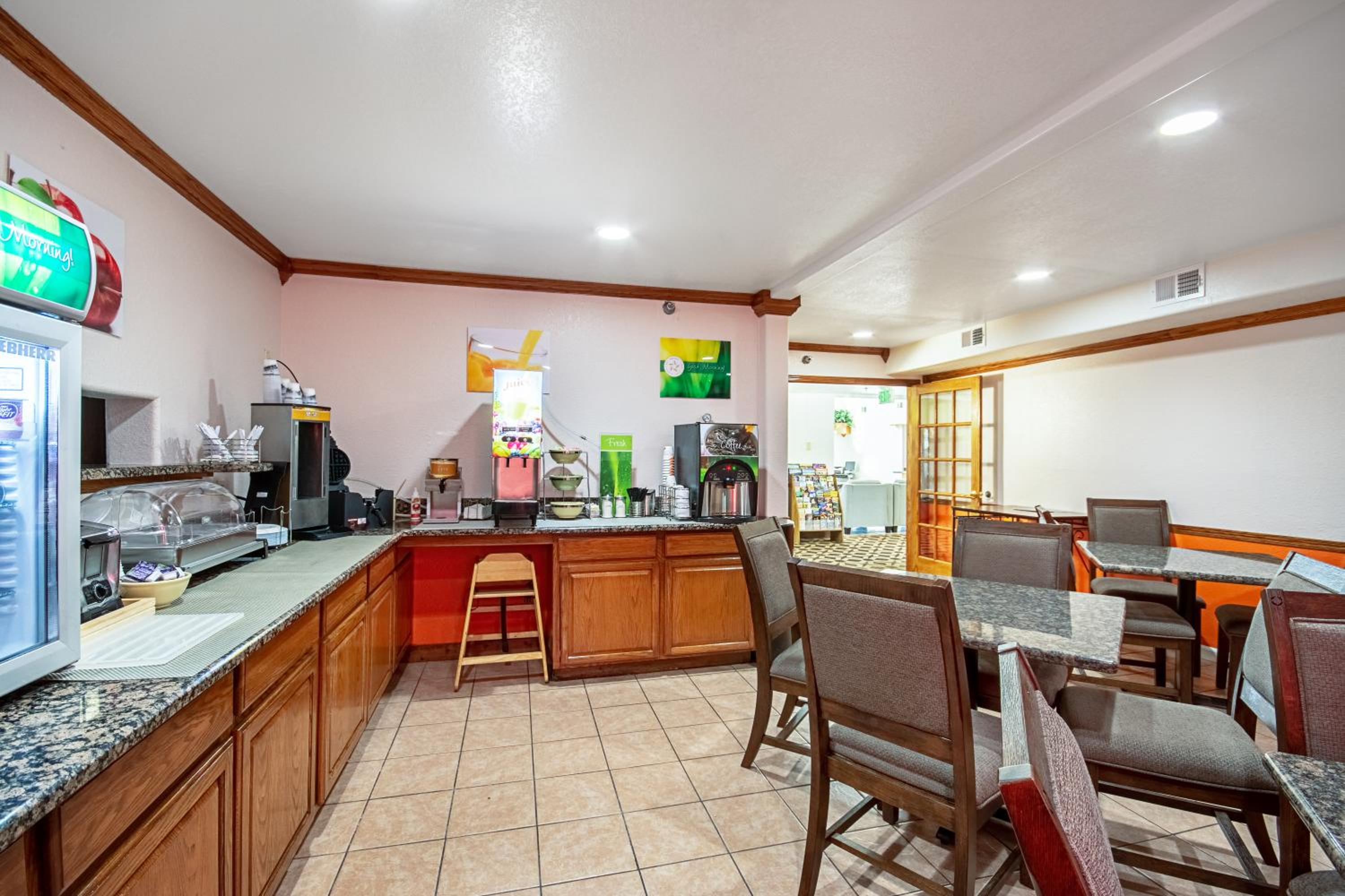 Dodge City Vacations - Quality Inn - Property Image 5