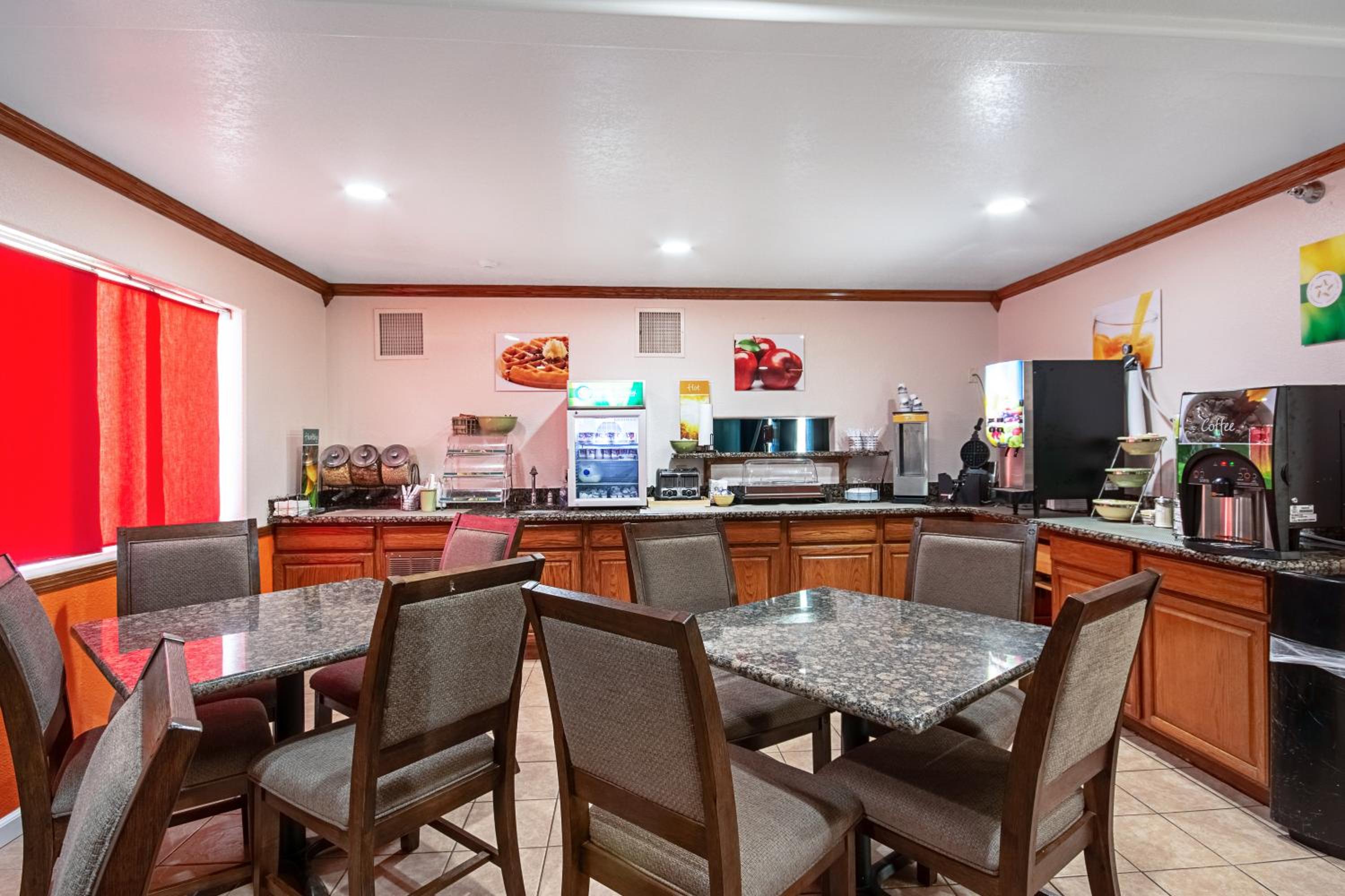 Dodge City Vacations - Quality Inn - Property Image 24