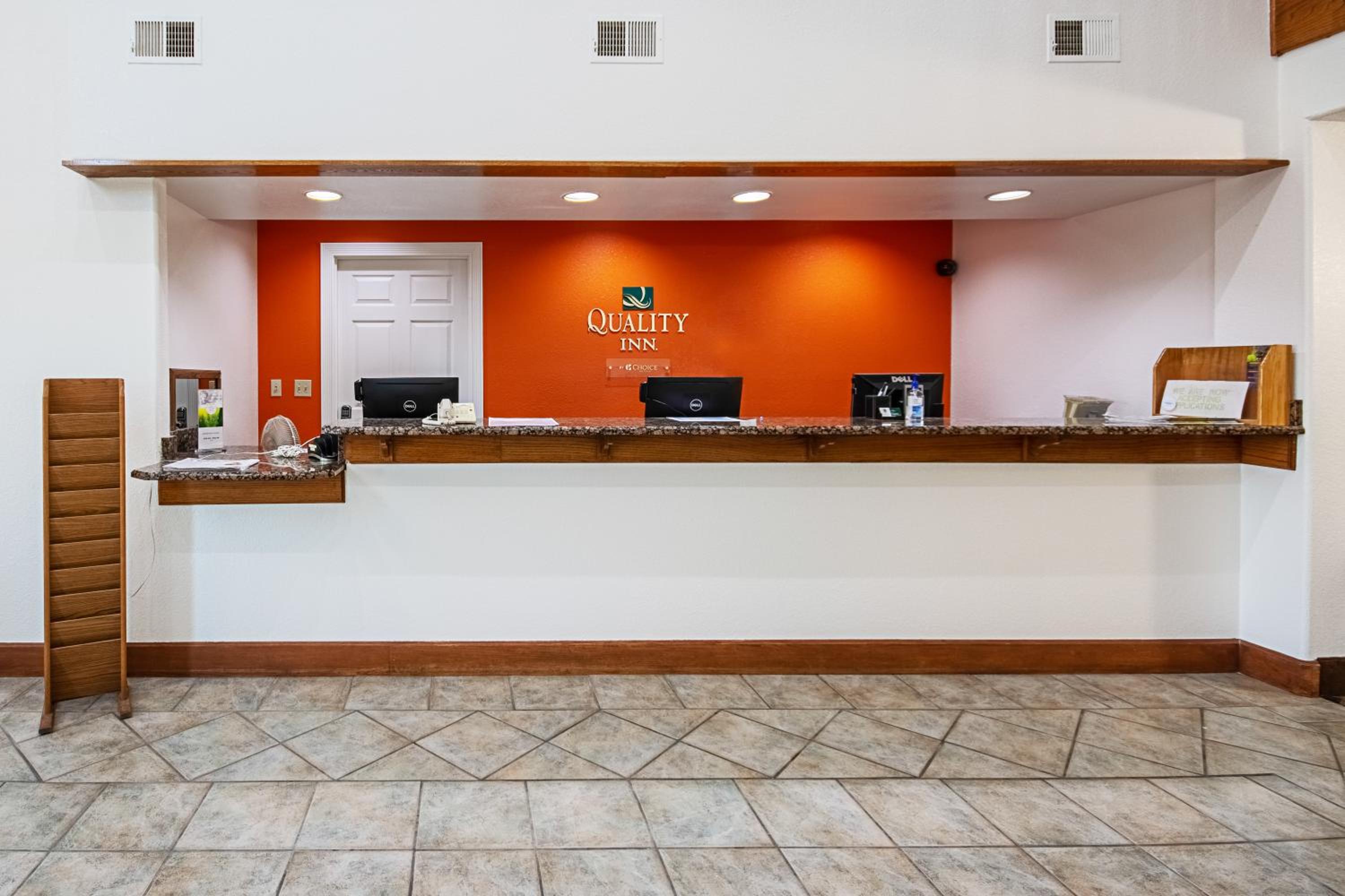 Dodge City Vacations - Quality Inn - Property Image 2