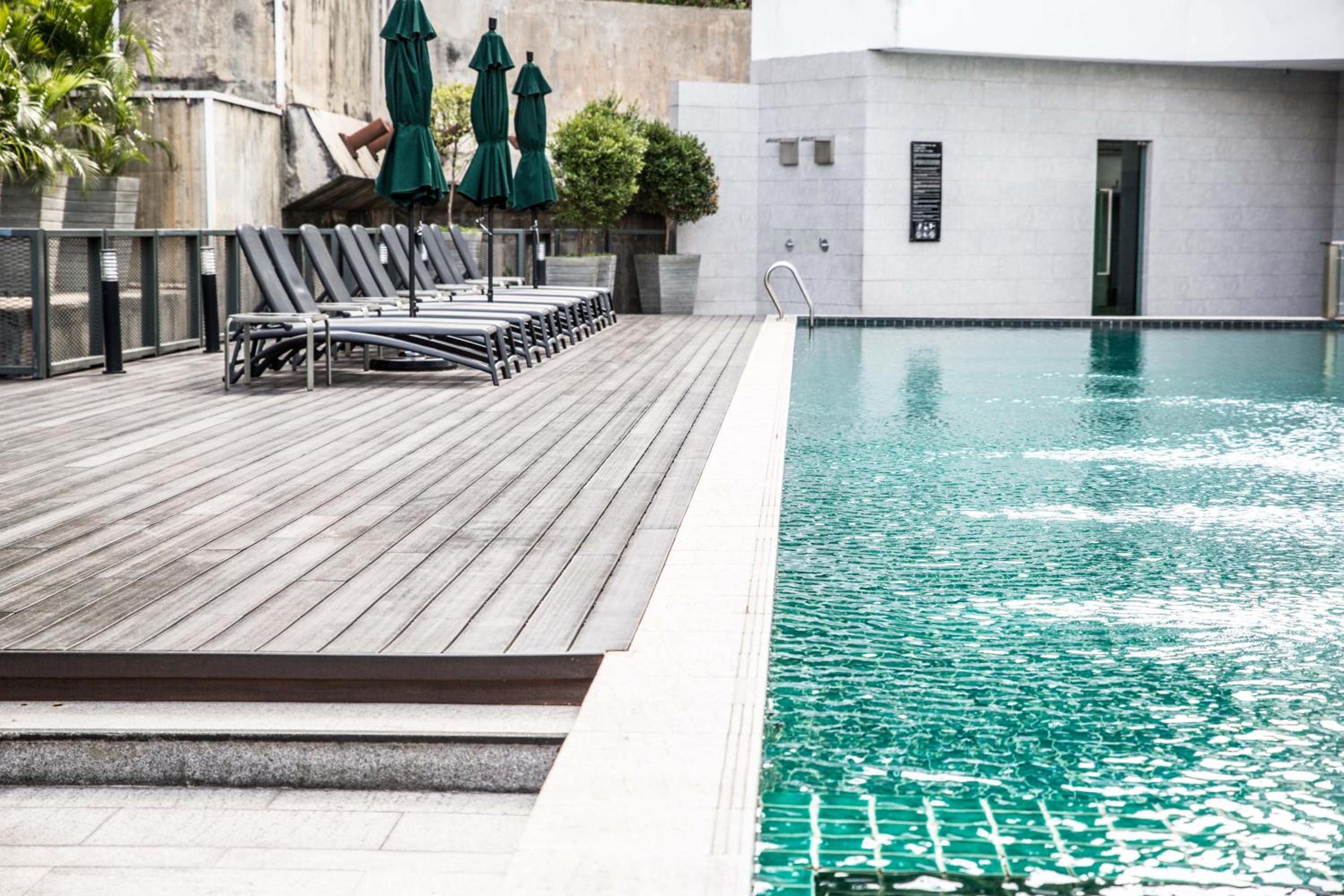 Plaza Damas by Plush
