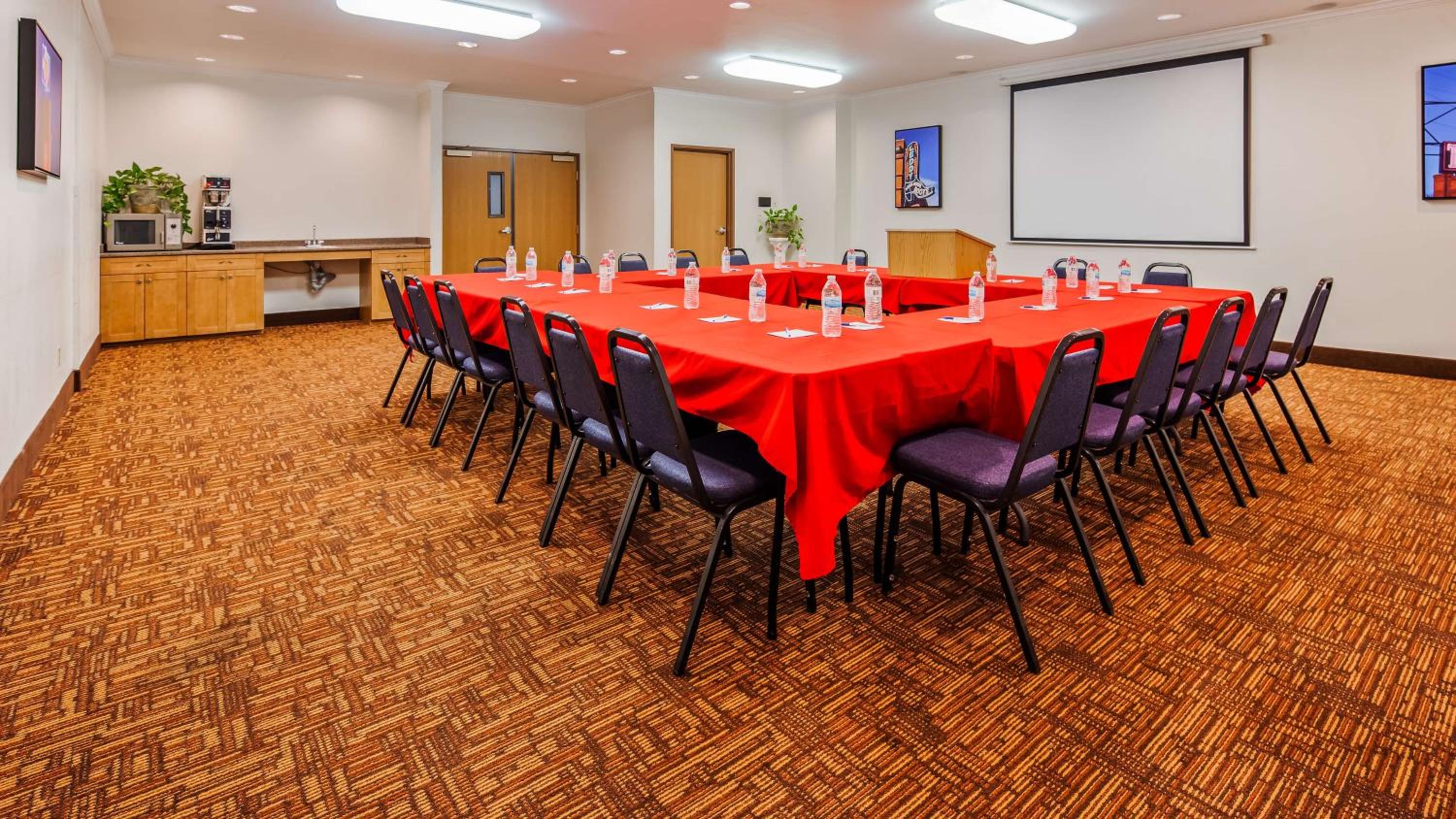 Mineral Wells Vacations - Best Western Clubhouse Inn  Suites - Property Image 10