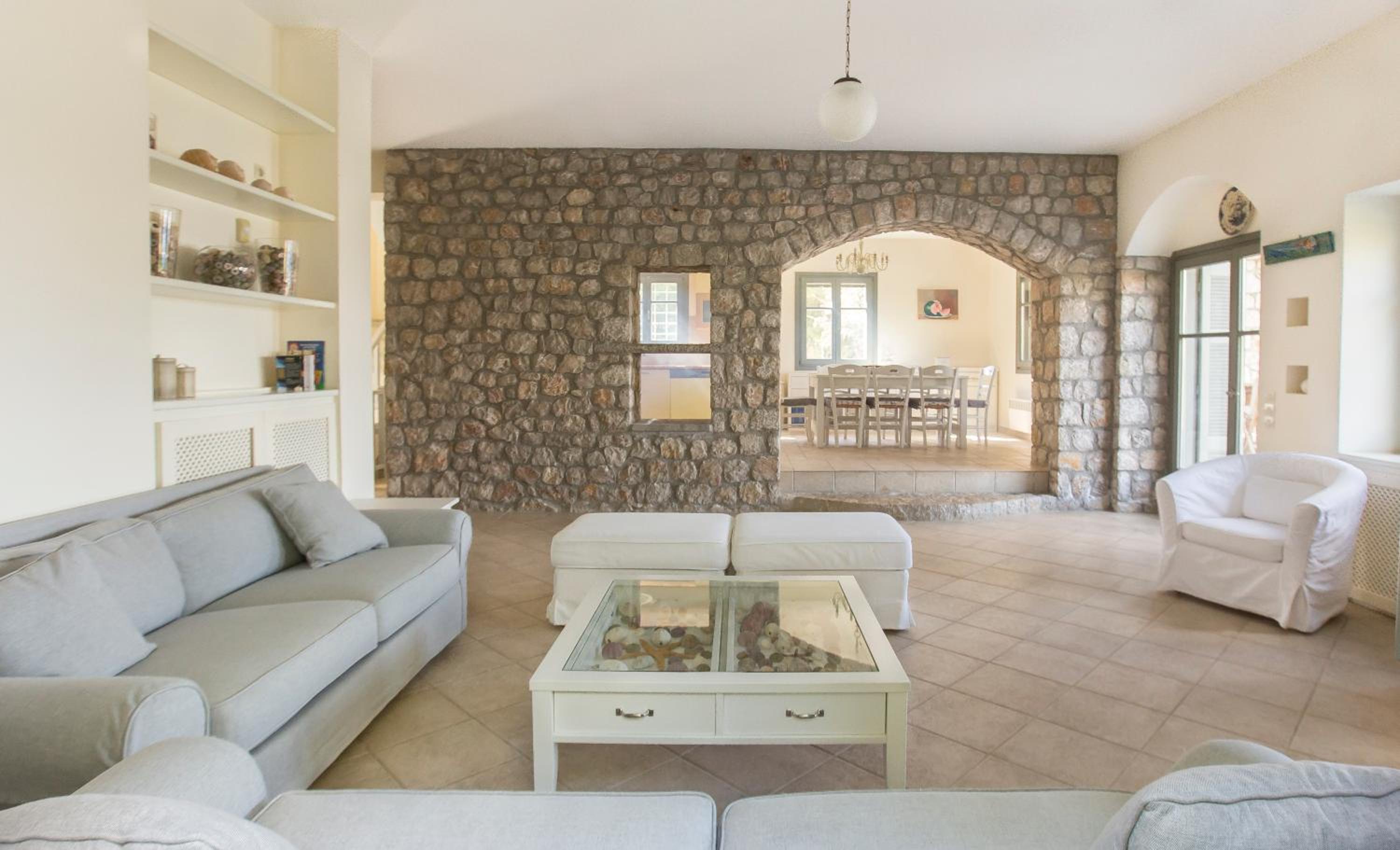 Villa Iris - Luxury traditional beachfront villa with swimming pool