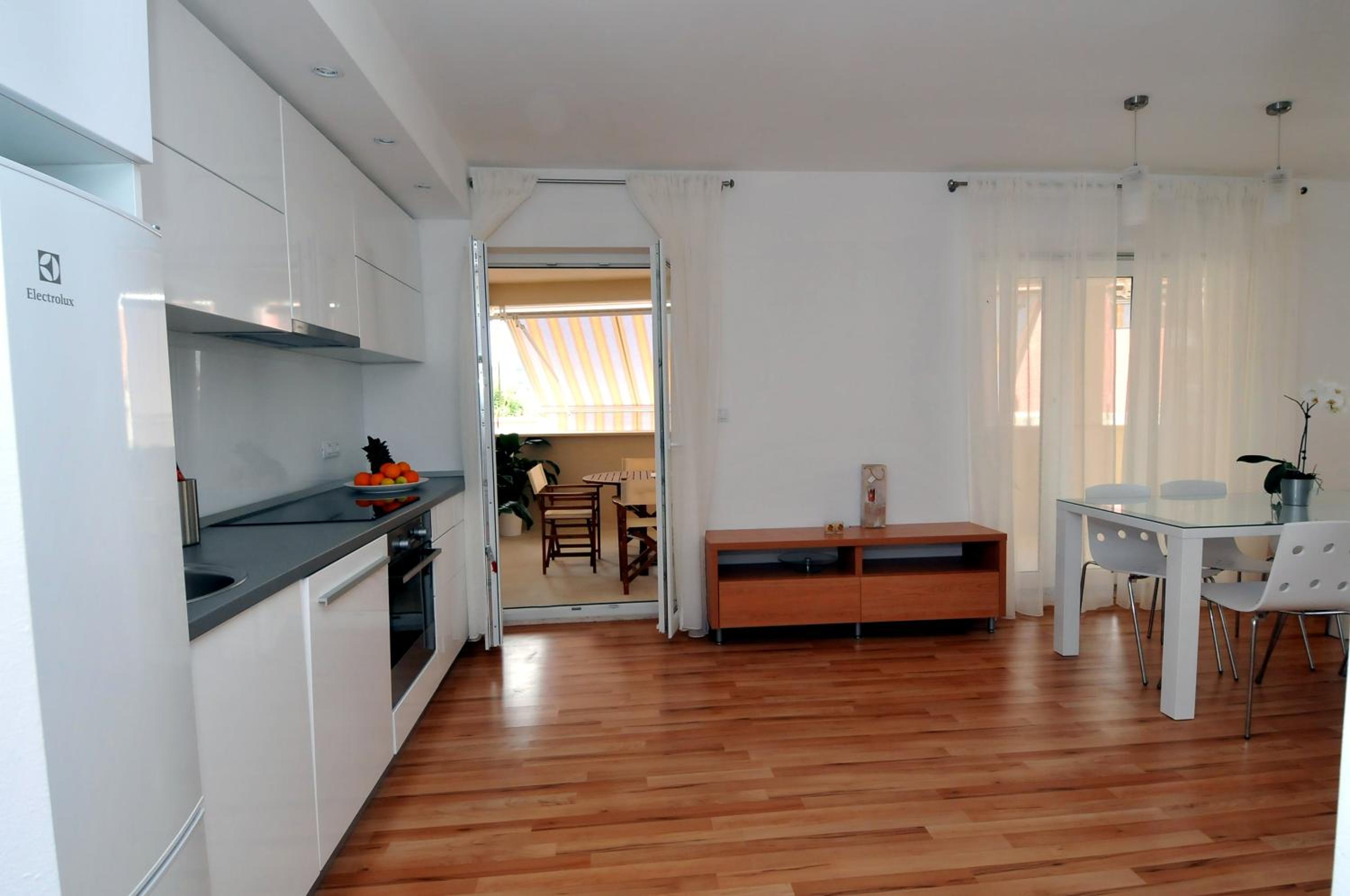 Apartments Annette - studio and two bedroom apartment with parking
