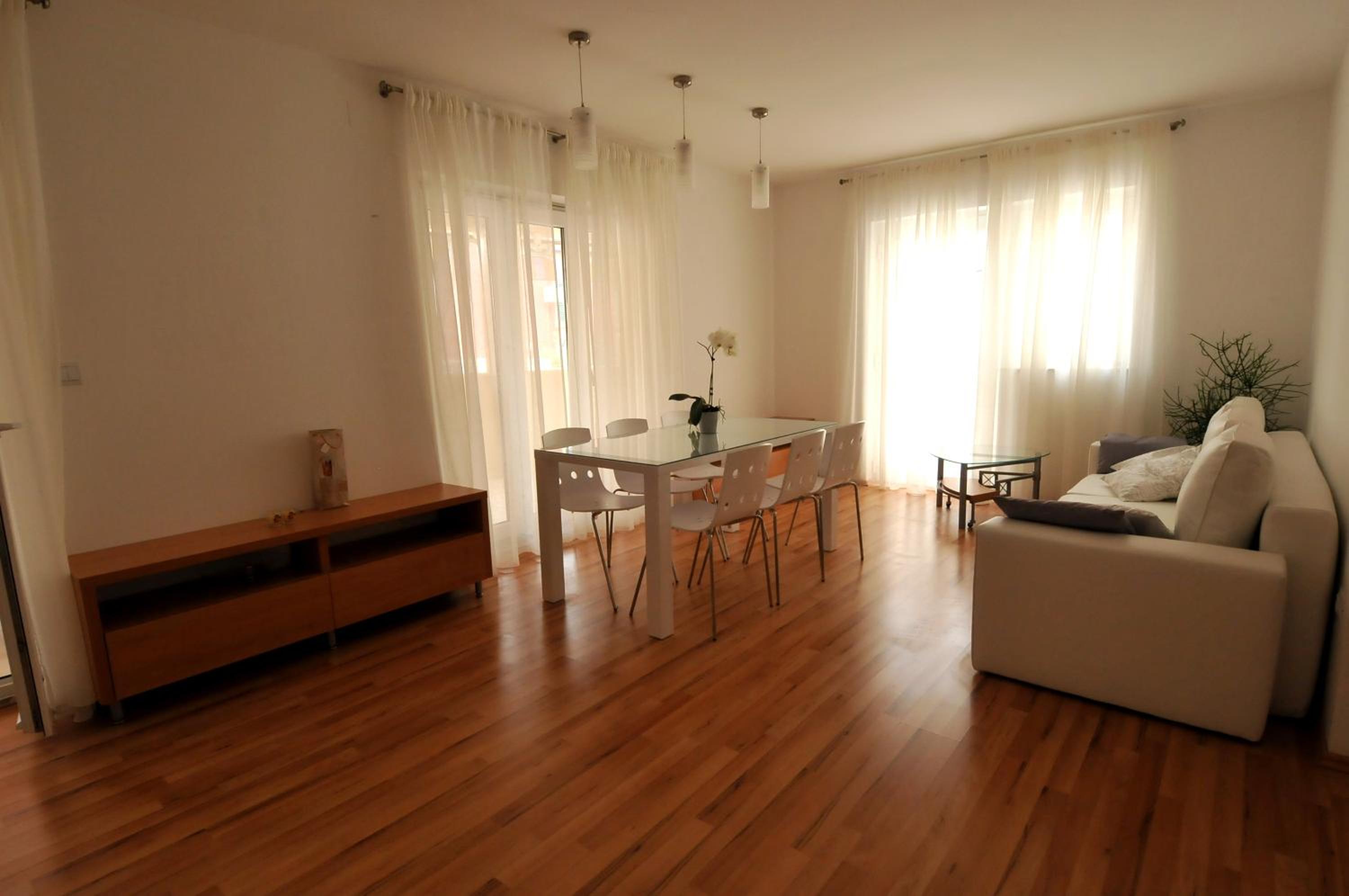 Apartments Annette - studio and two bedroom apartment with parking
