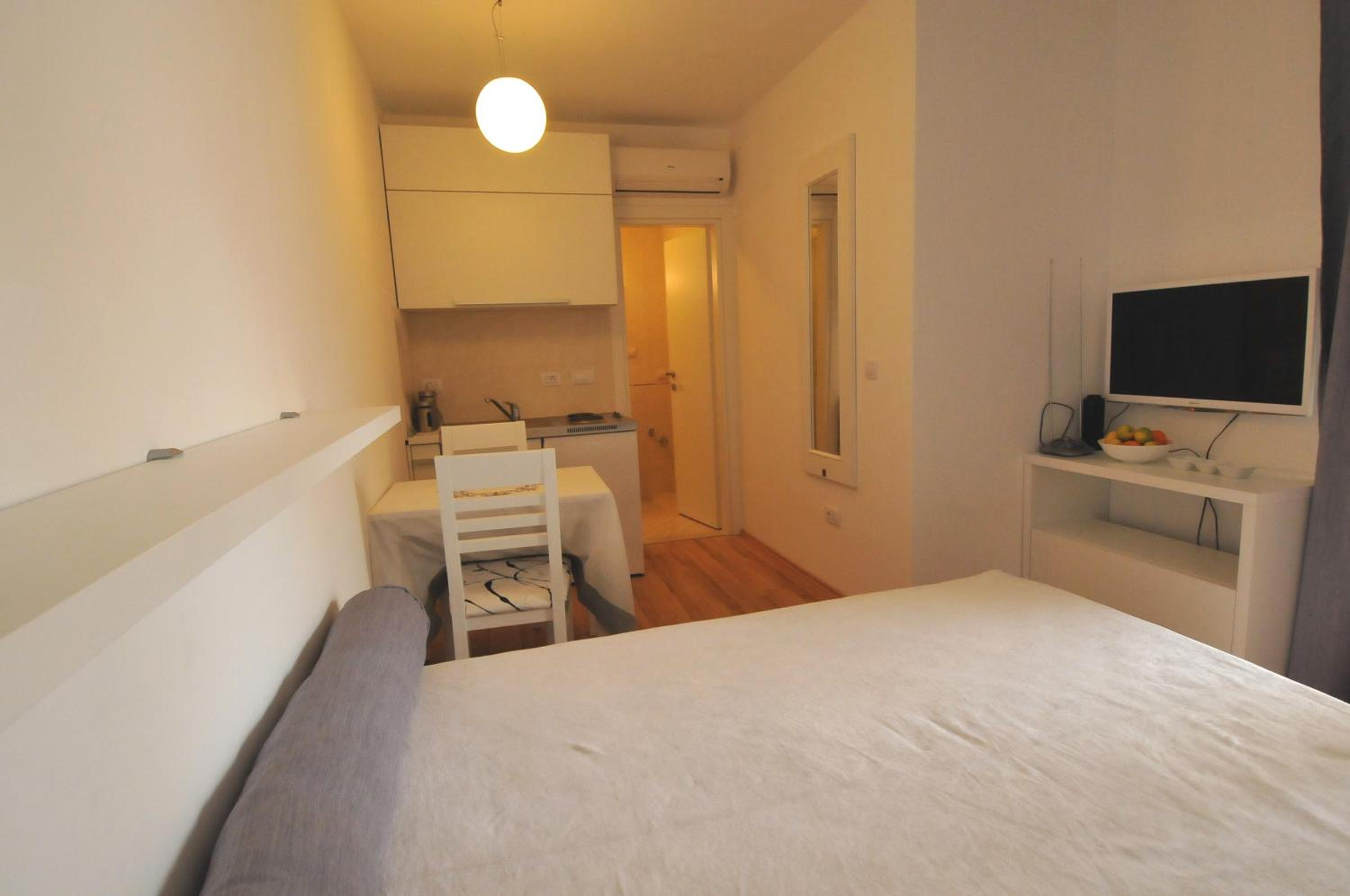 Apartments Annette - studio and two bedroom apartment with parking