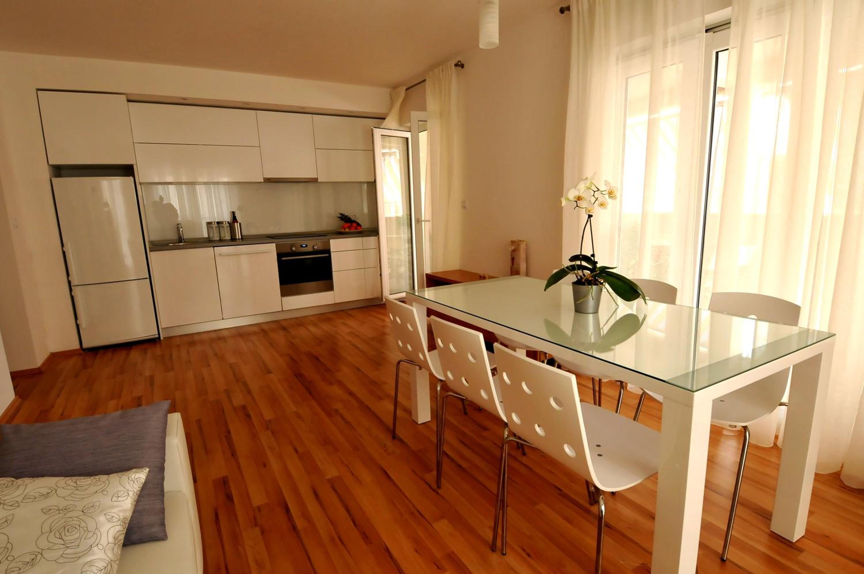 Apartments Annette - studio and two bedroom apartment with parking