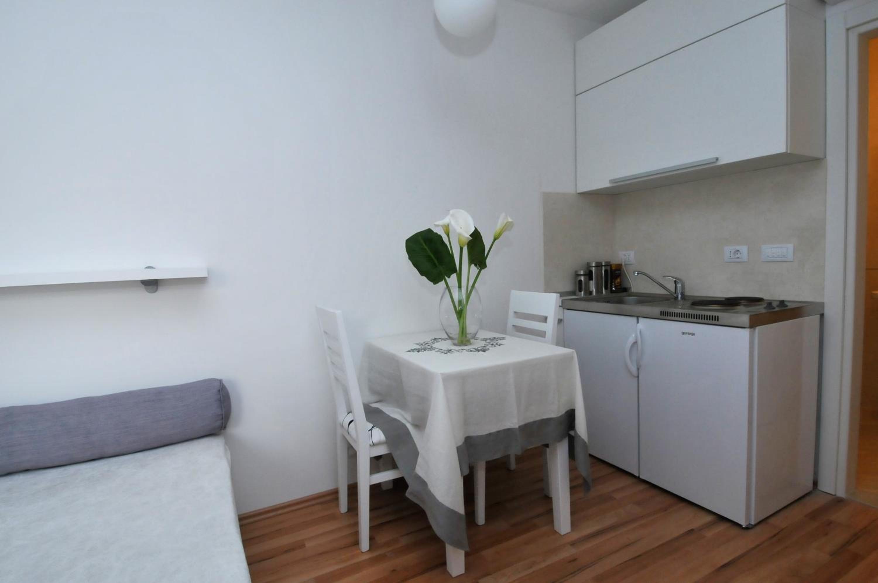Apartments Annette - studio and two bedroom apartment with parking