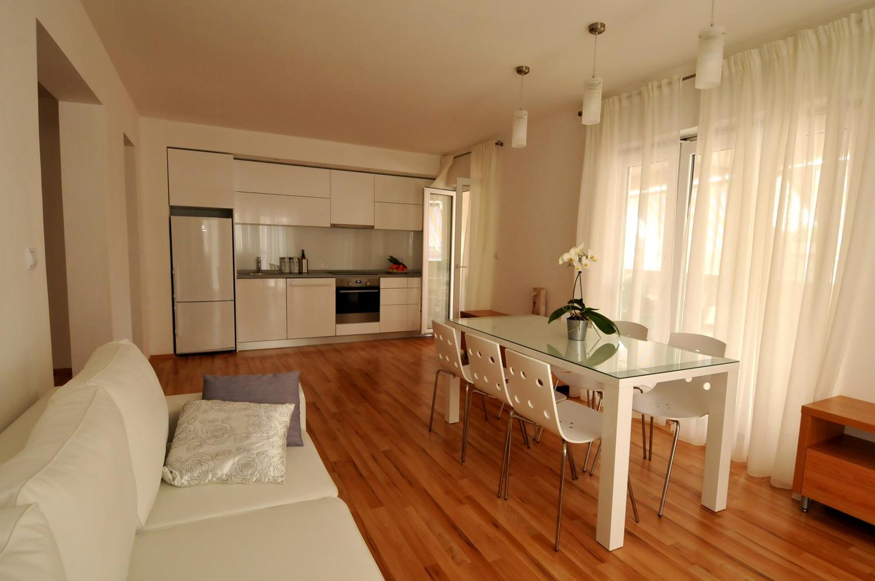 Apartments Annette - studio and two bedroom apartment with parking