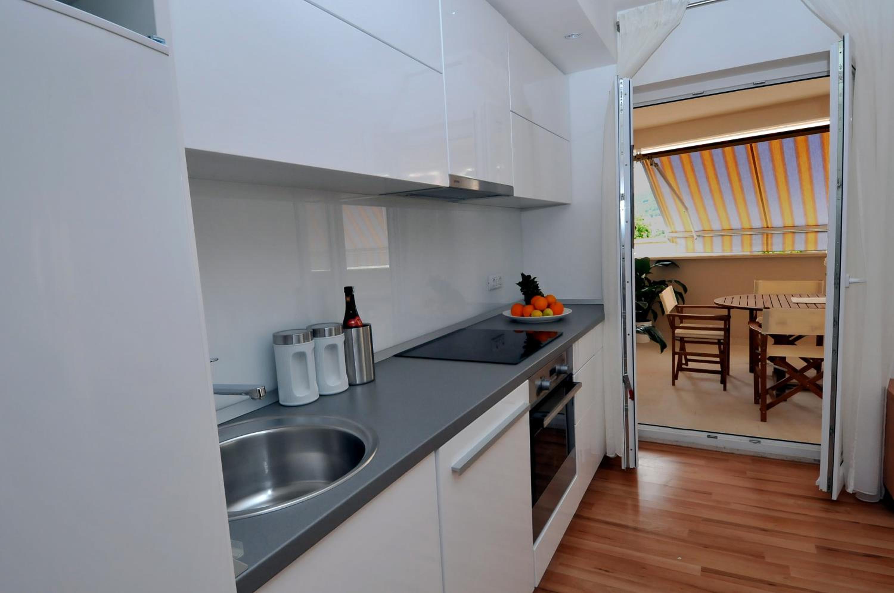 Apartments Annette - studio and two bedroom apartment with parking