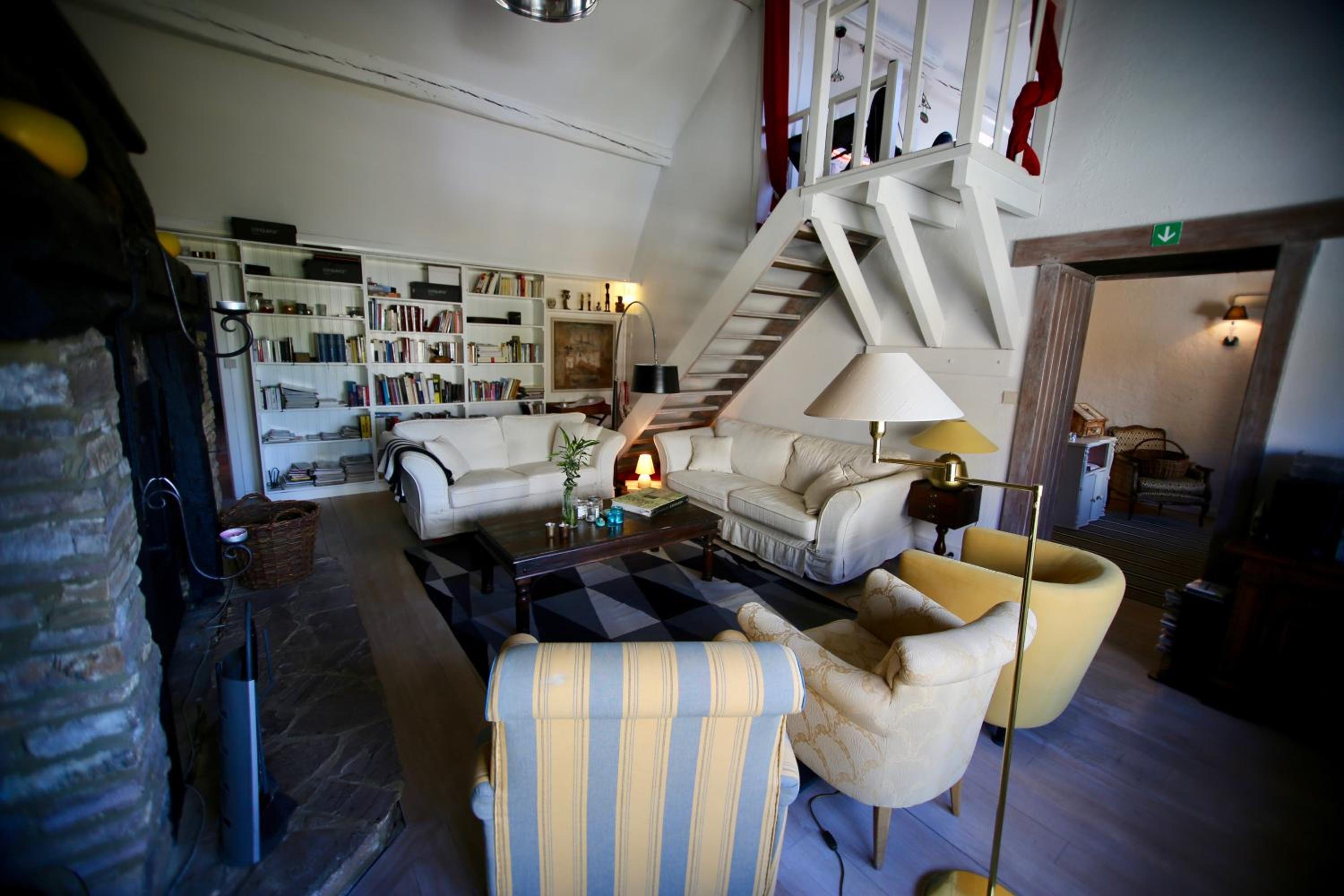 lounge