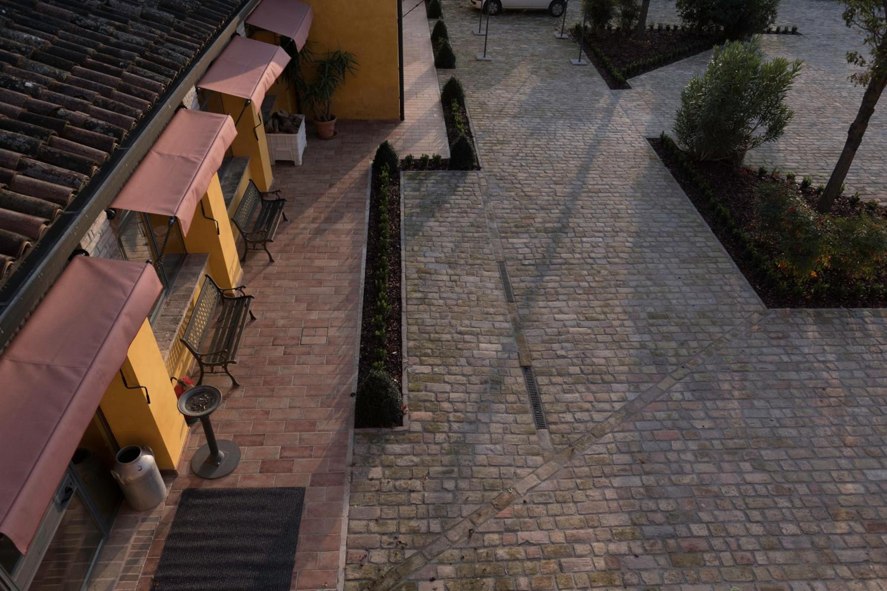 Photo 46