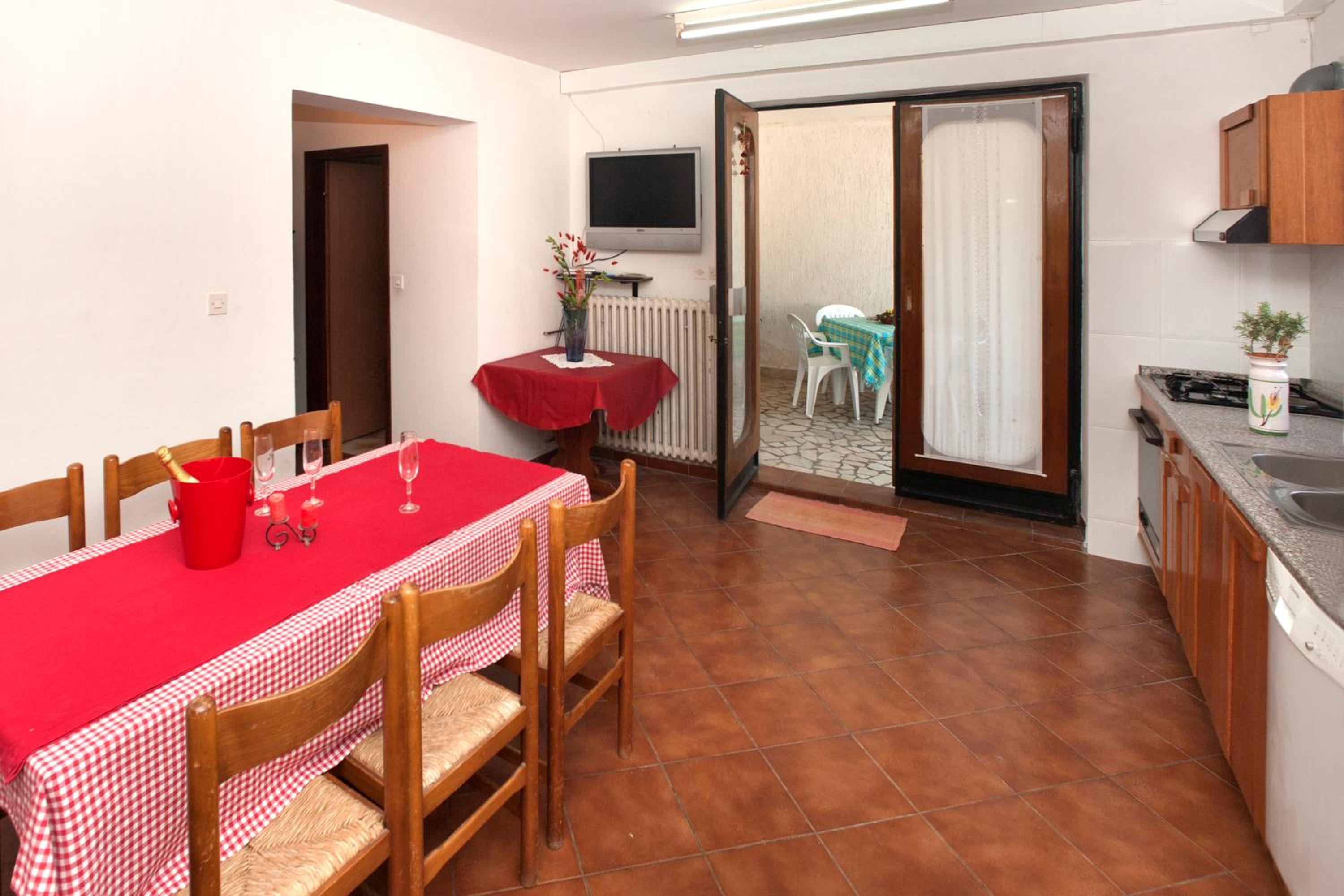 Apartments Mladenka