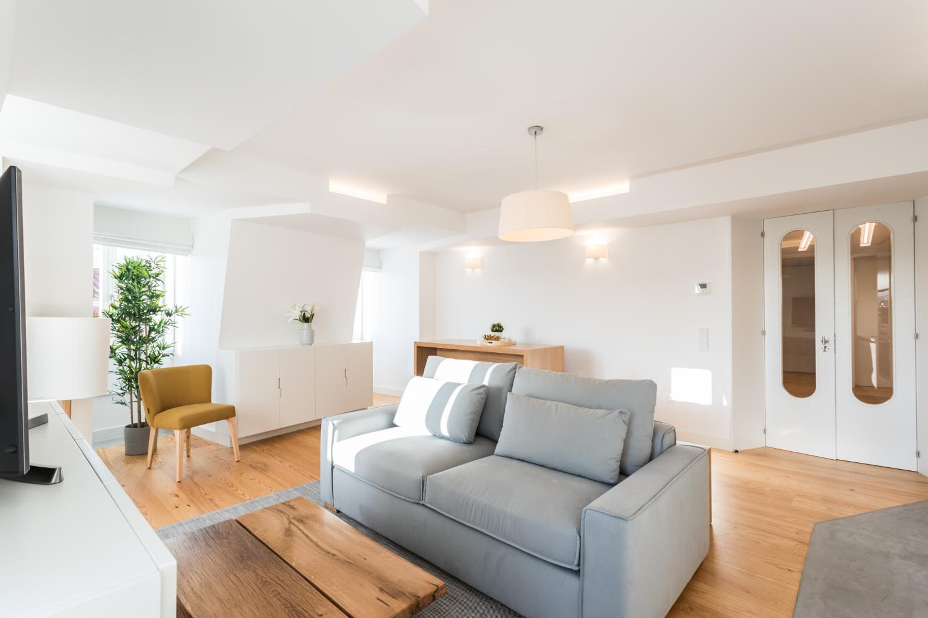 FLH Chiado Bright Apartment view 4