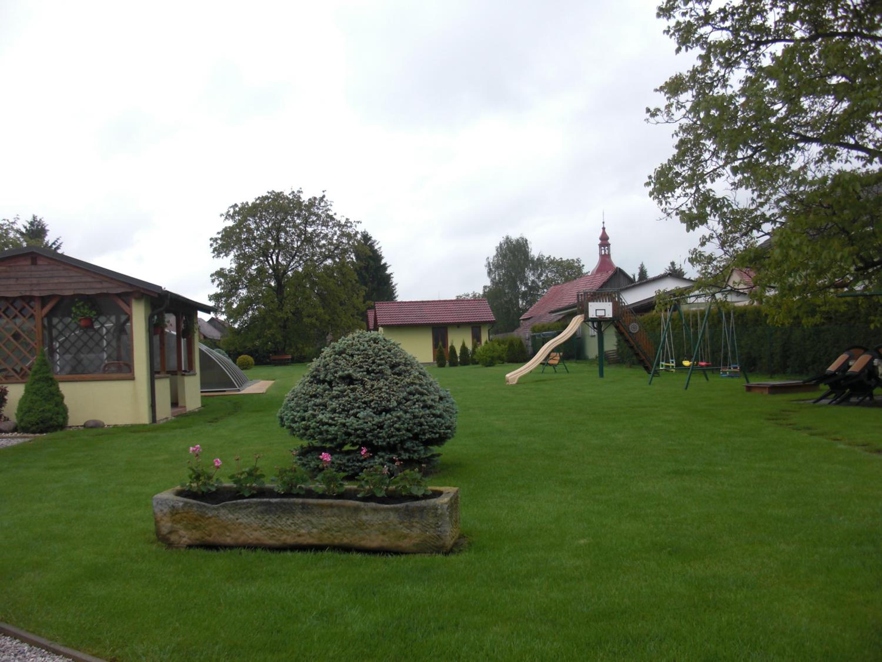 Photo 9