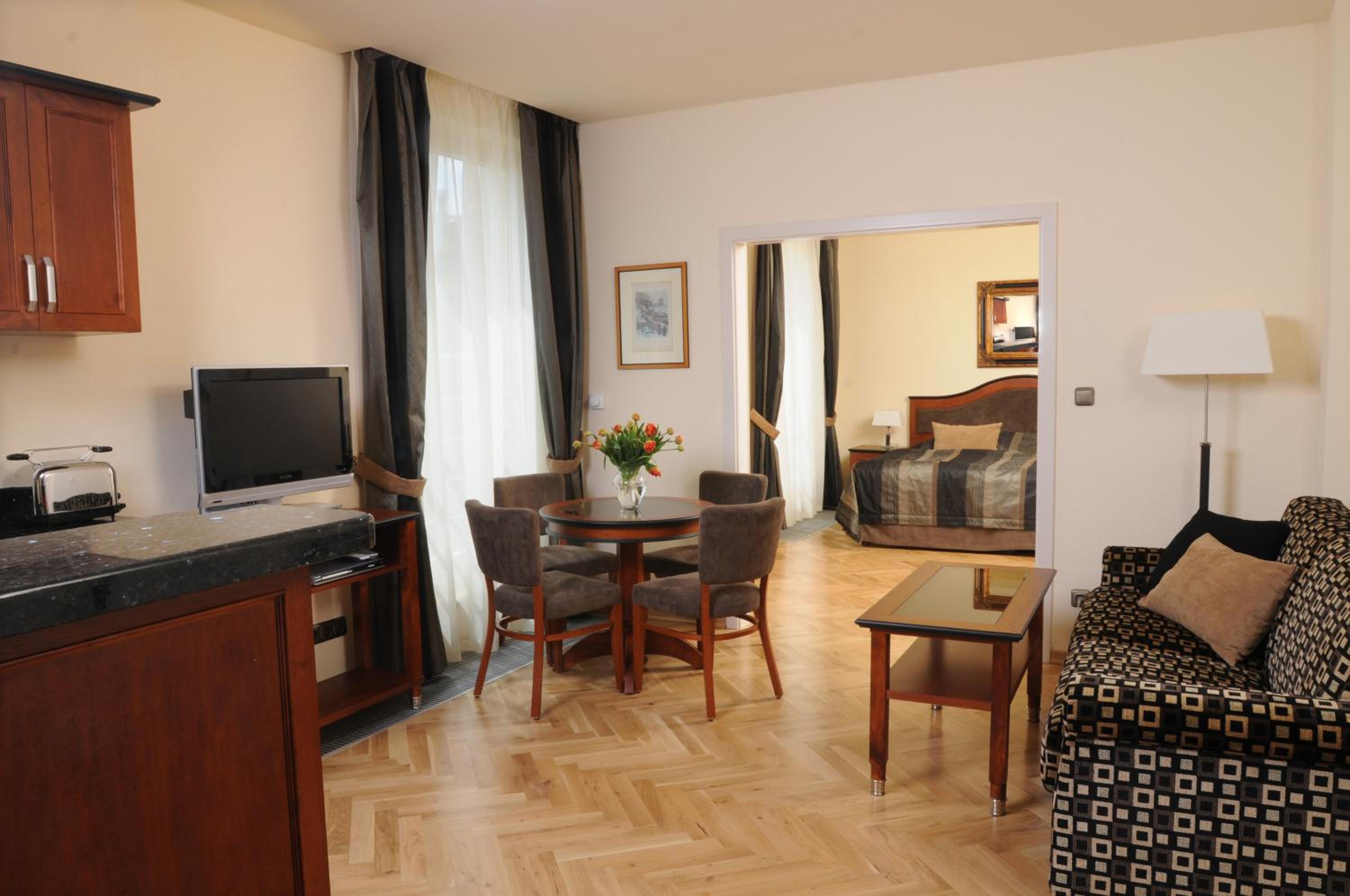Elysee Hotel photo 13 of 41