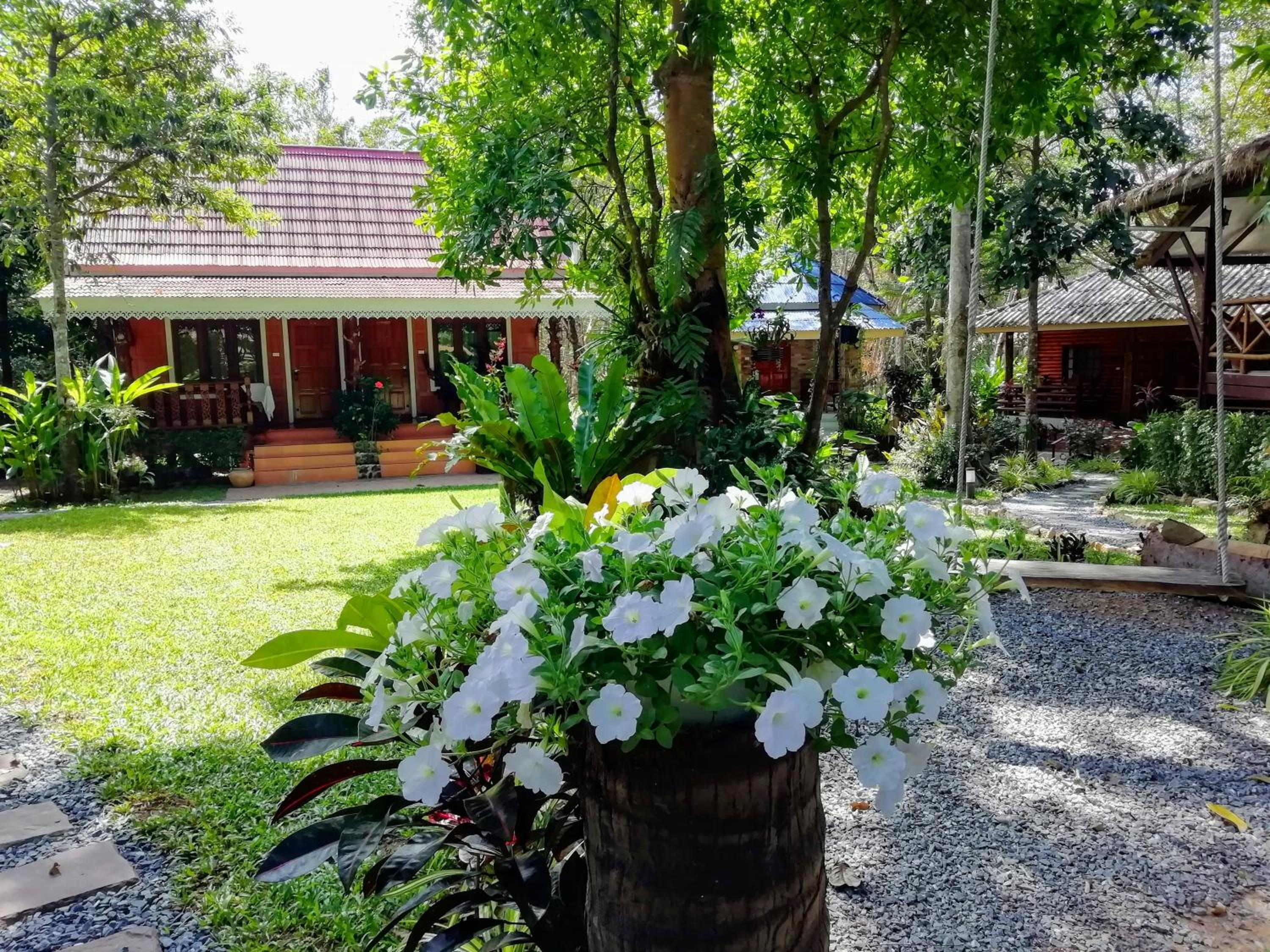 Macura Resort
