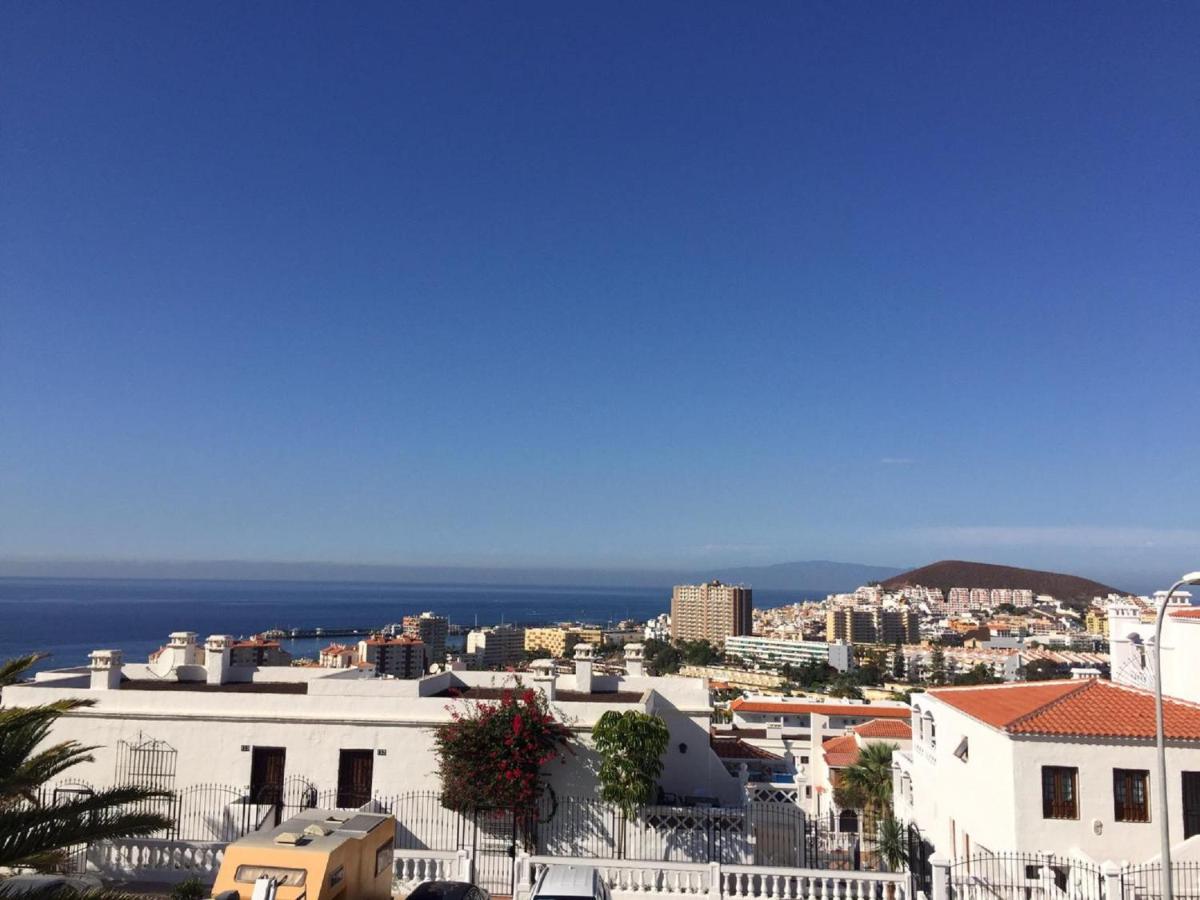 Summer sunshine in Los Cristianos photo 2