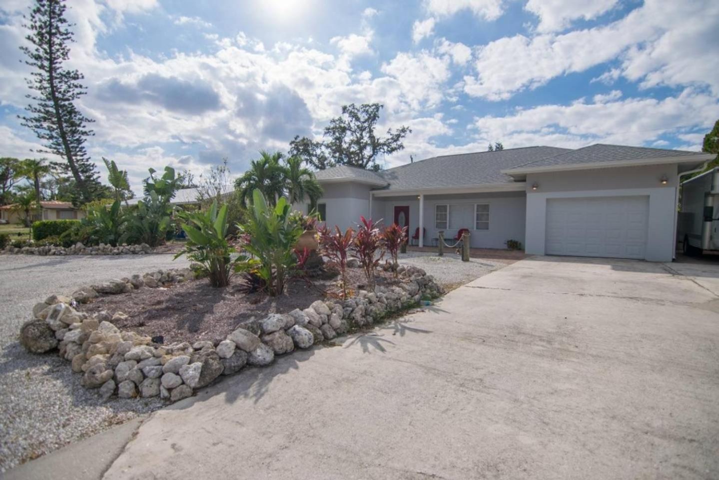 Hotel Chic Private Pool Home Minutes to Bonita Beaches - Image 1