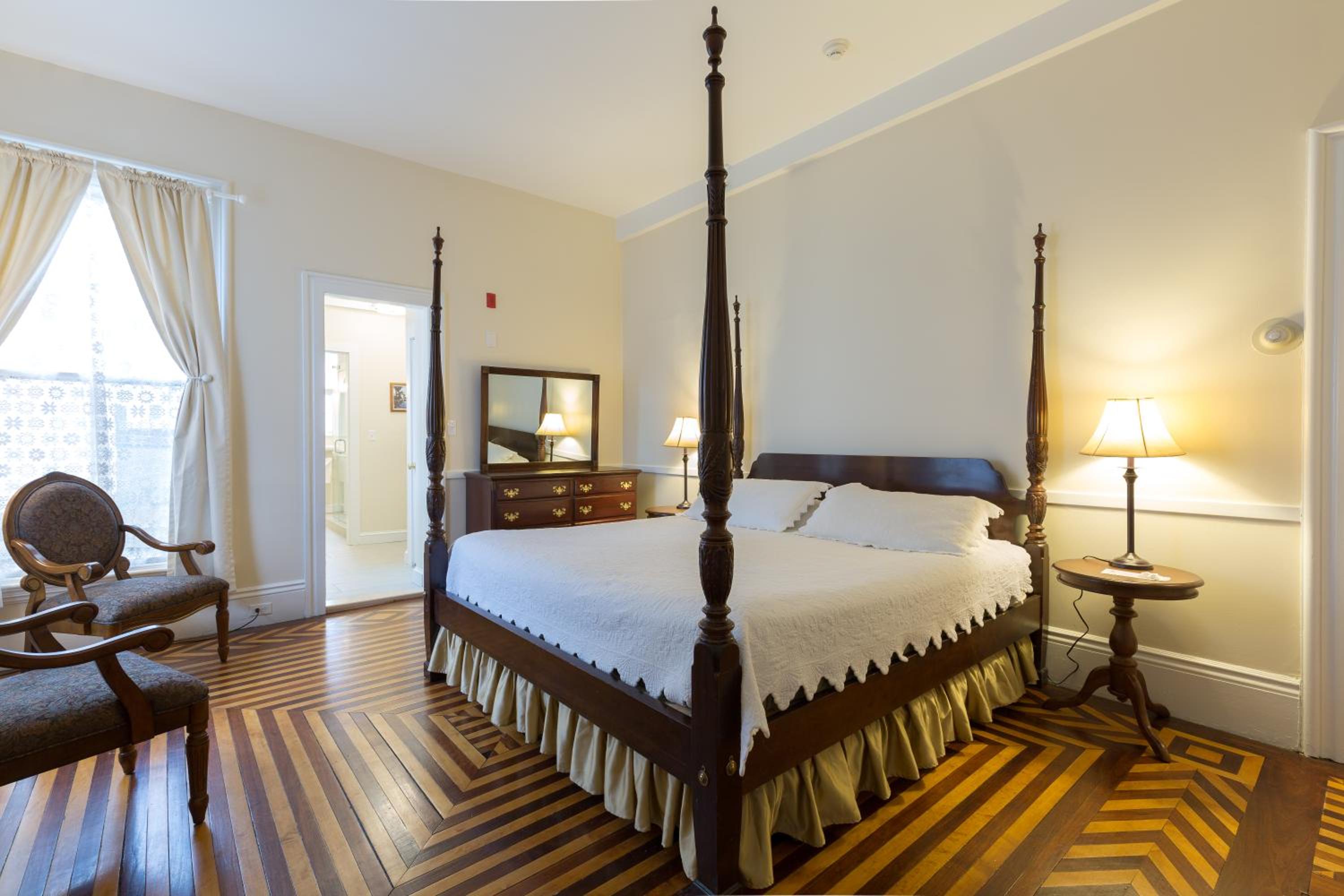 The Salem Inn view 5