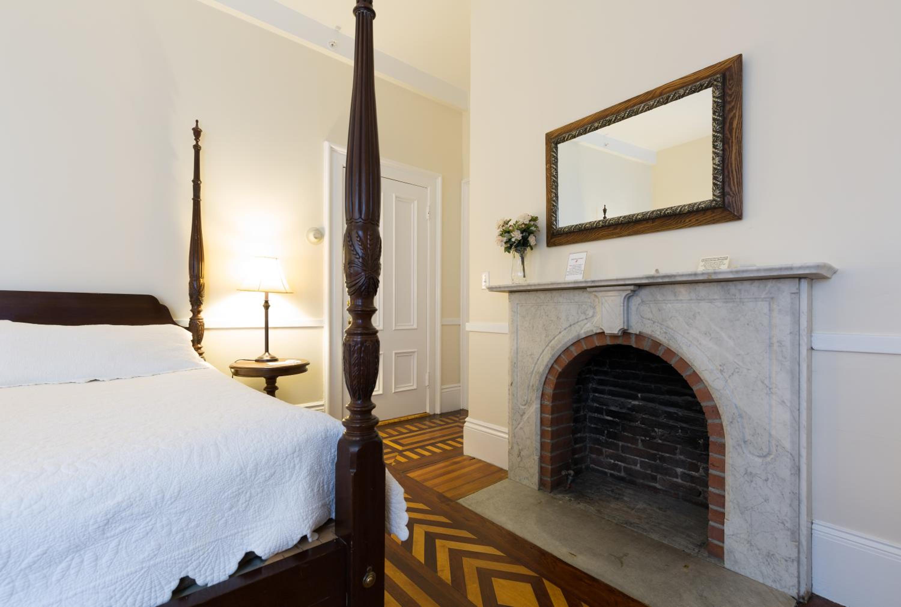 The Salem Inn view 4