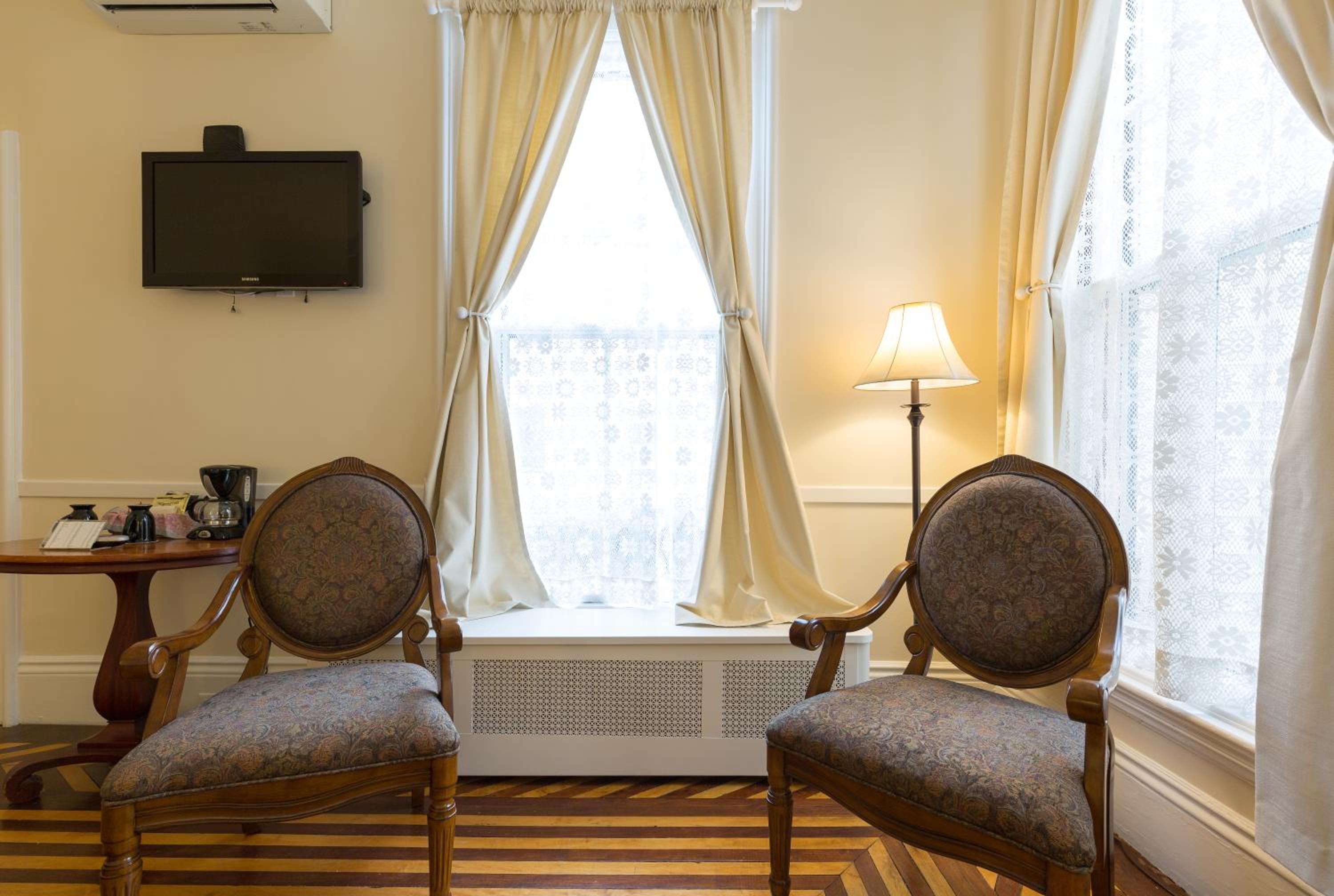 The Salem Inn view 2
