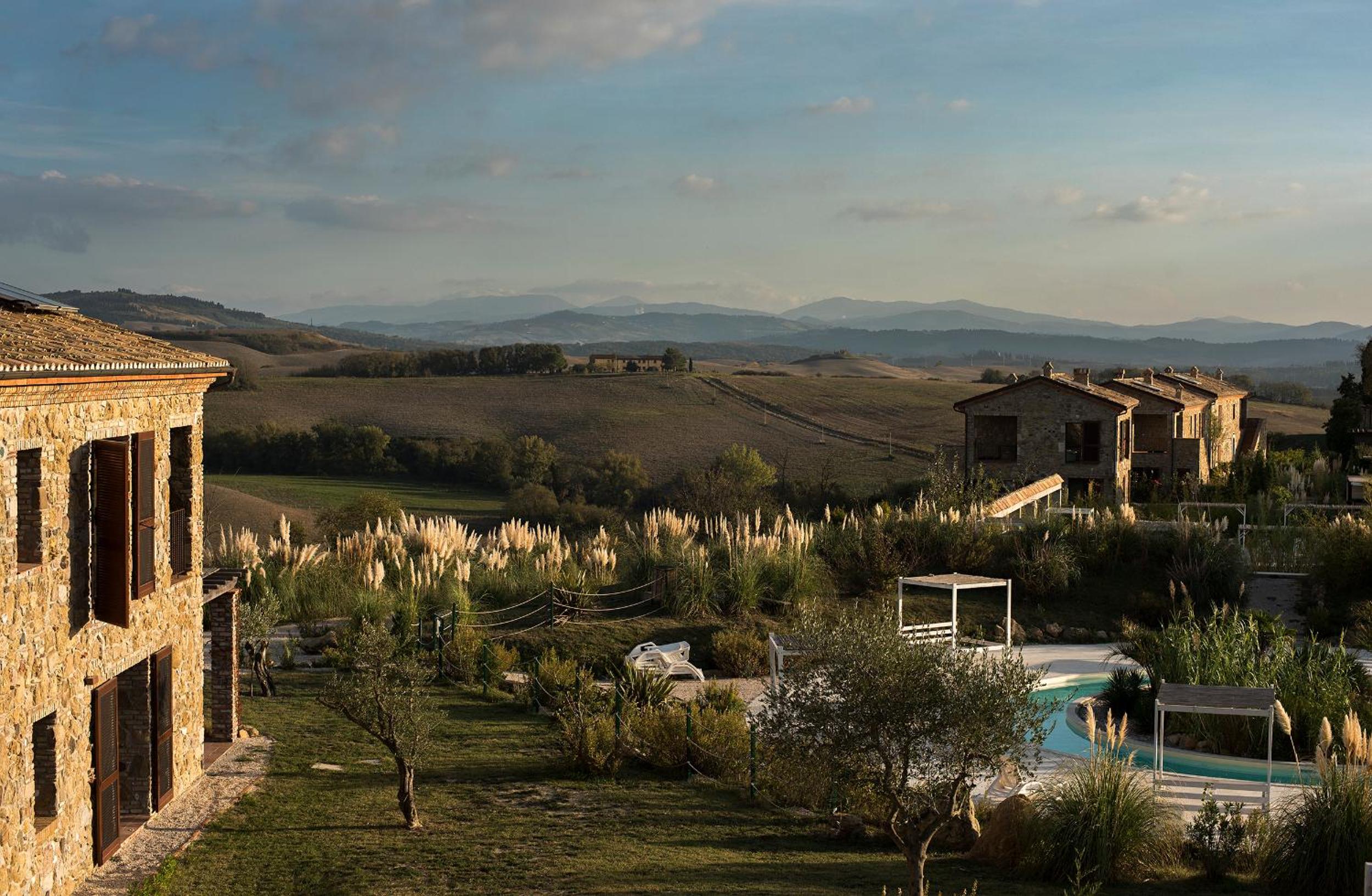 Tuscany Forever Sunset Apartments photo 3