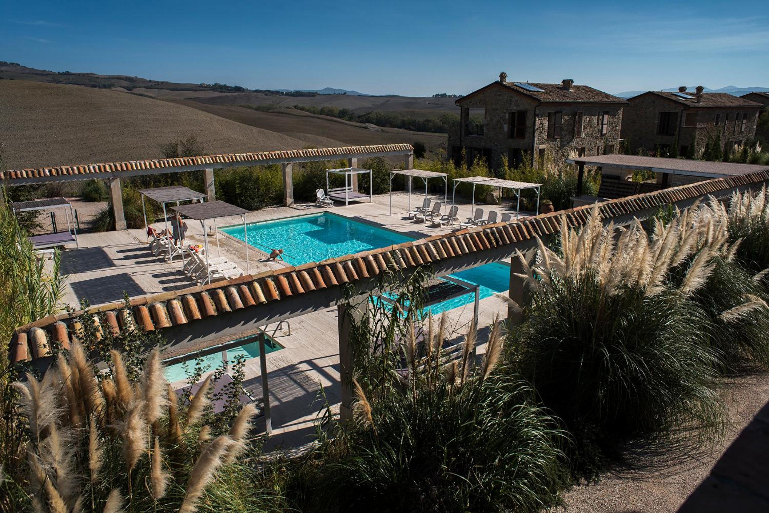 Tuscany Forever Sunset Apartments photo 5
