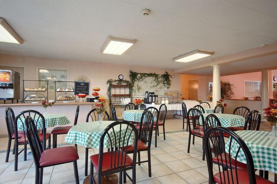 Hammond Vacations - Ramada by Wyndham Hammond Hotel  Conference Center - Property Image 8