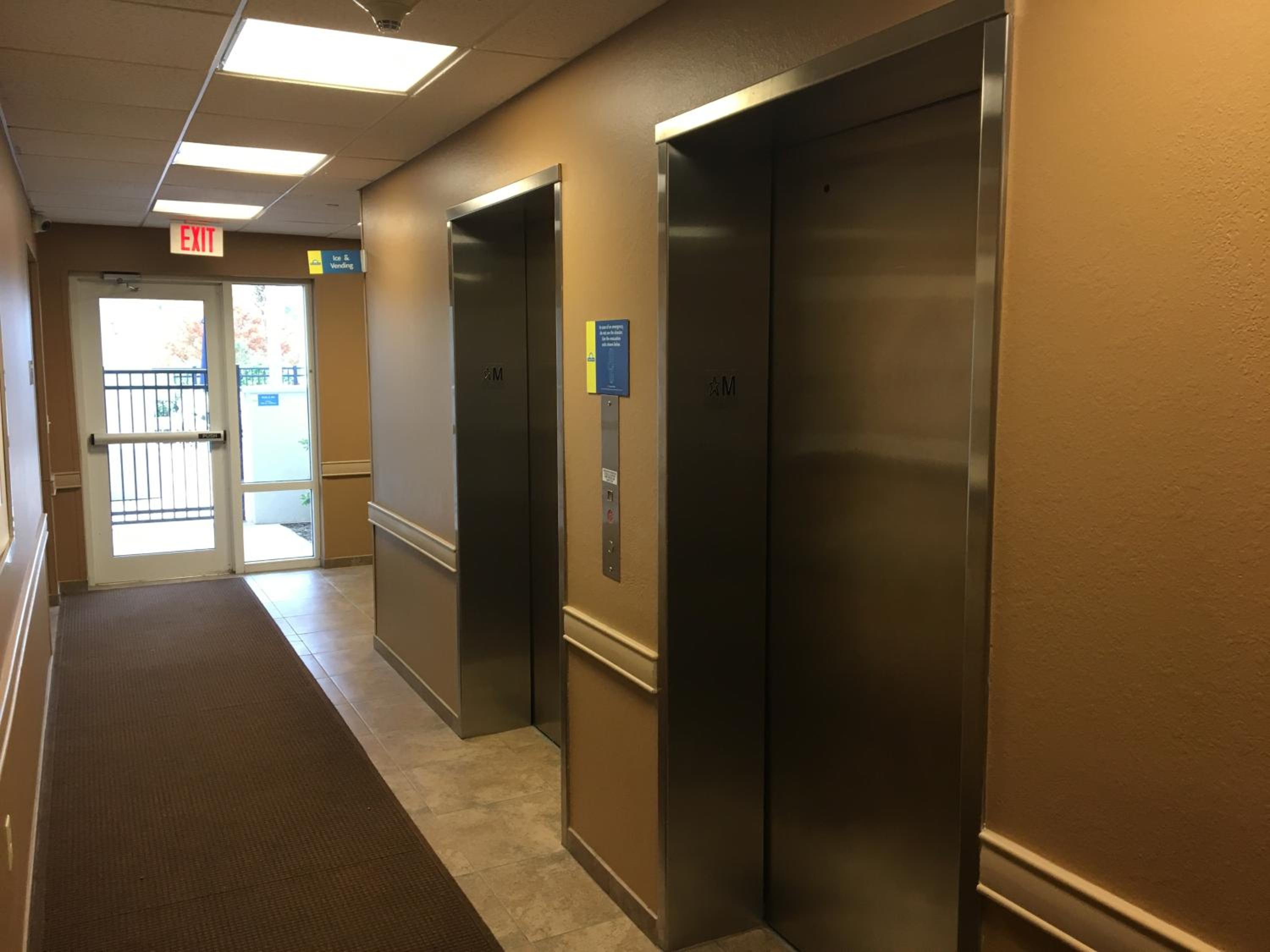 Holiday Inn Express & Suites Palm Coast - I-95
