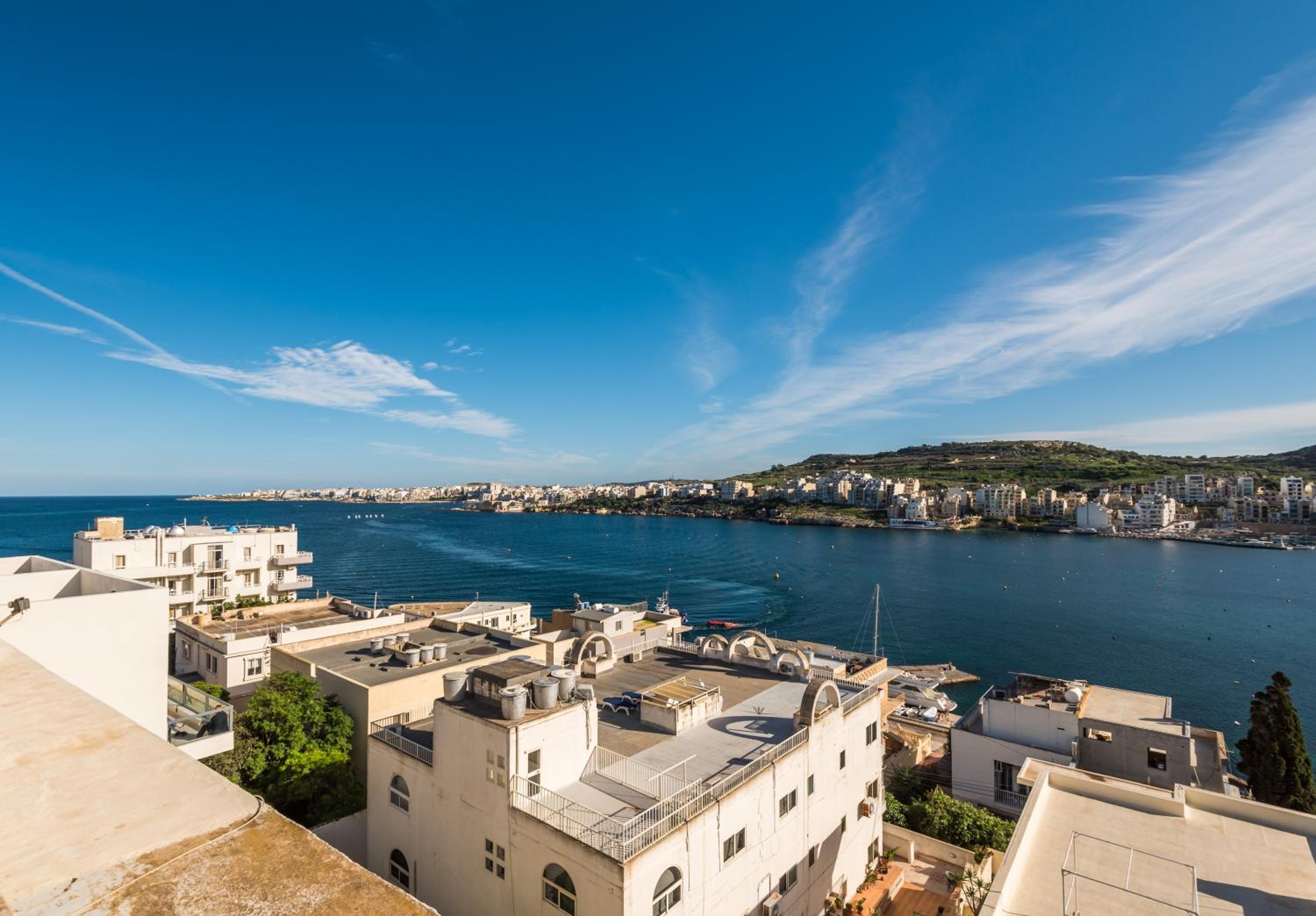 Bayview 2 bedroom seaview apartment with large terrace with panoramic views - by Getawaysmalta — photo 5