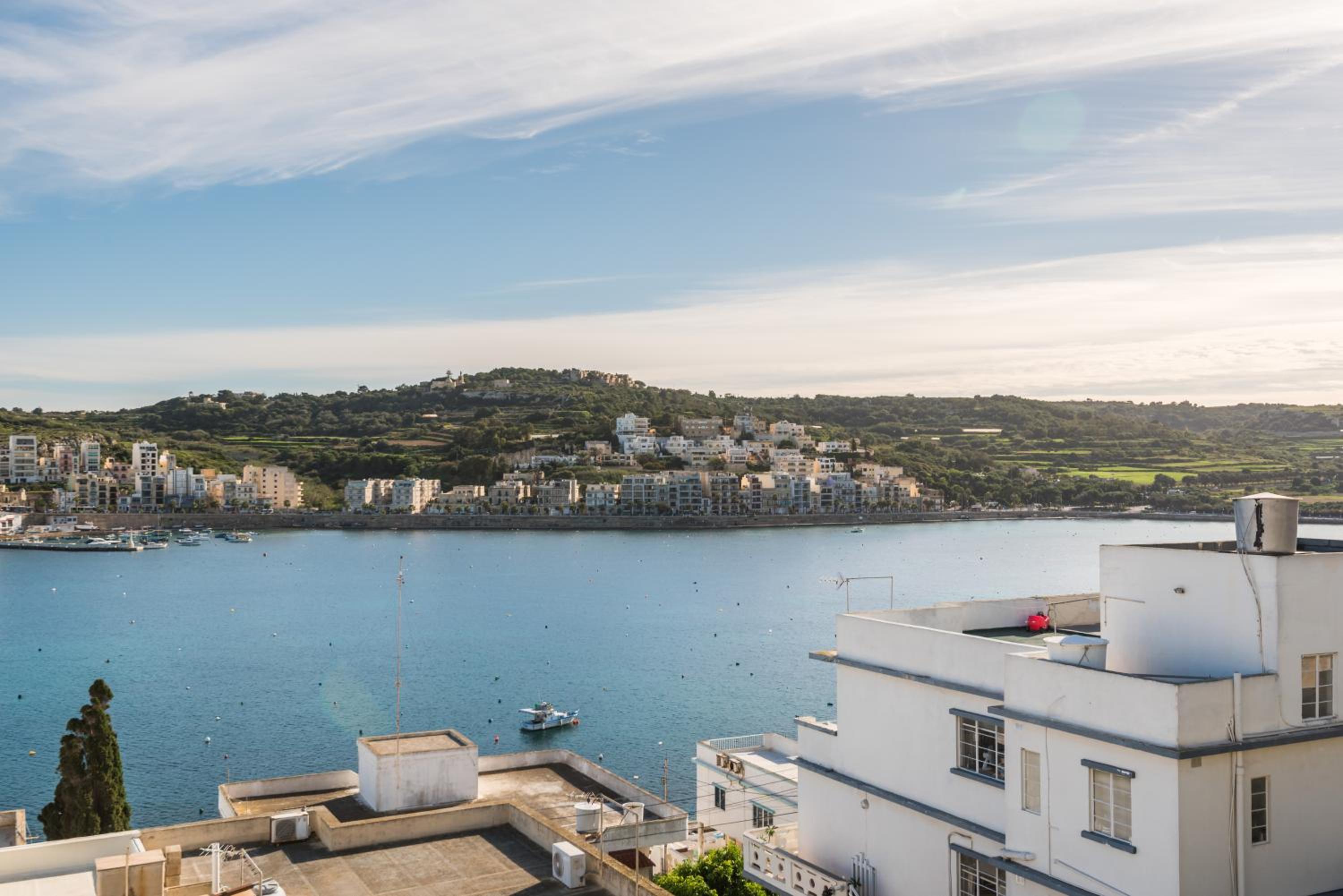 Bayview 2 bedroom seaview apartment with large terrace with panoramic views - by Getawaysmalta — photo 4