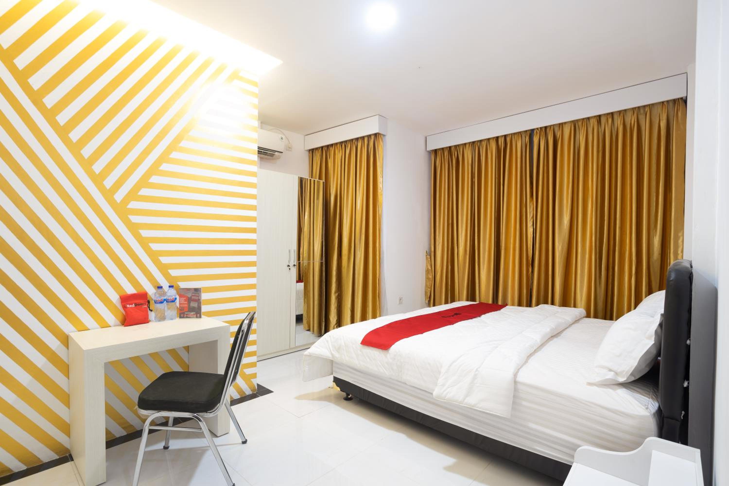 RedDoorz near IPB Dramaga Bogor view 5