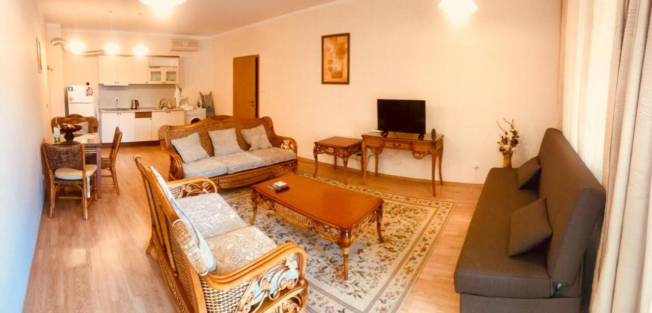 Oasis Suites Apartments and Studios