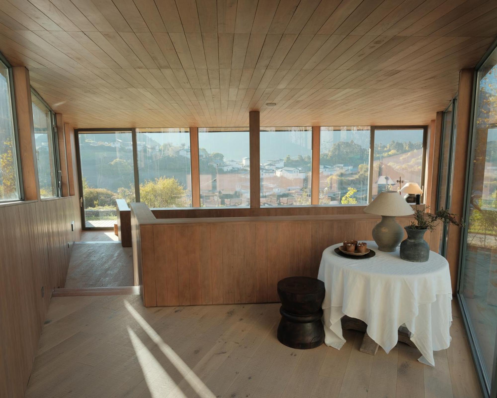 Sunyata Hotel. Deqin Meili